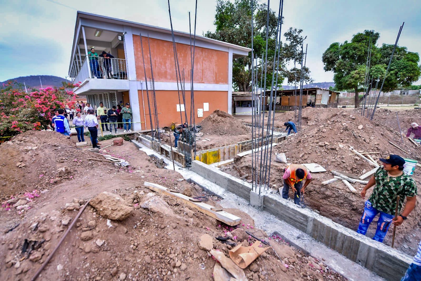 $!Dejarán aulas de cartón en Secundaria de Santa Teresa; construyen tres nuevos salones