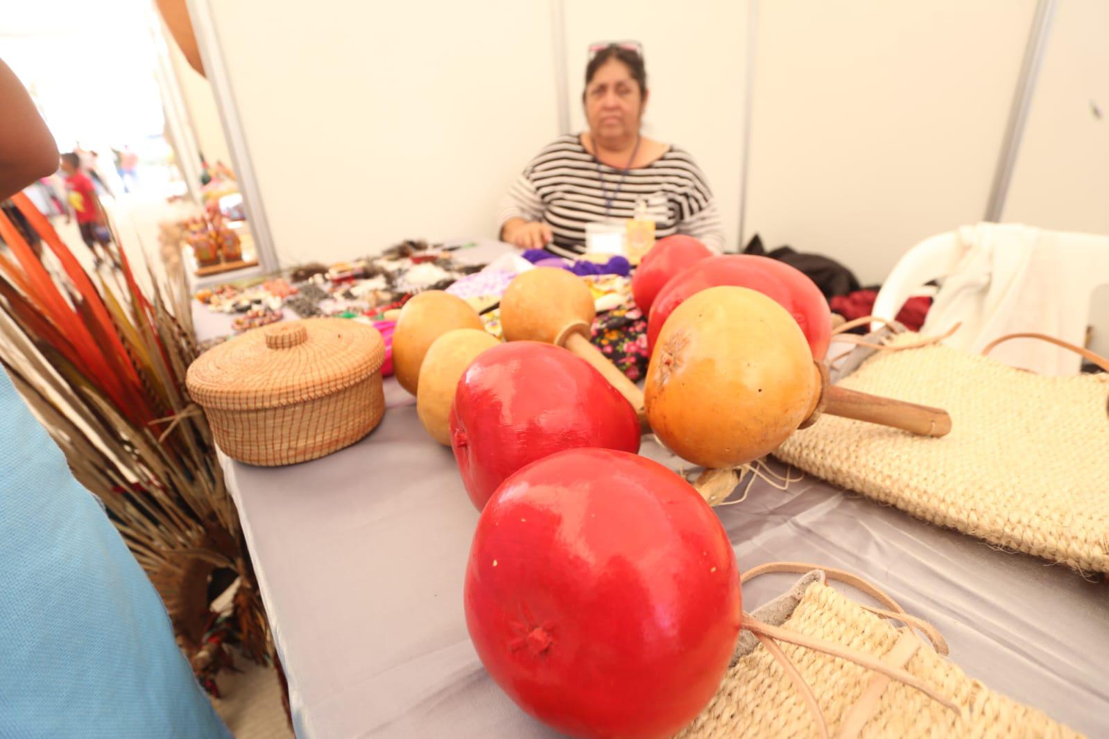 $!Resaltan la identidad e historia de Sinaloa en la Expo Feria Artesanal, en Mazatlán