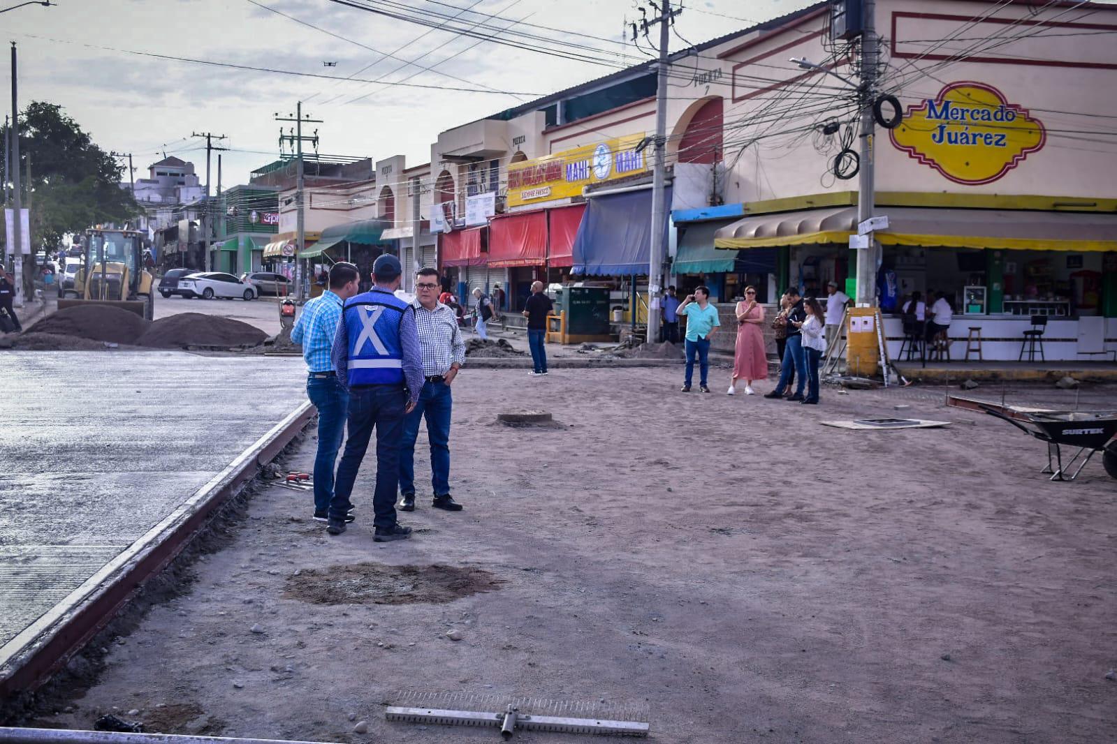 $!Rescatan crucero en la Juárez; reponen carpeta asfáltica por concreto hidráulico