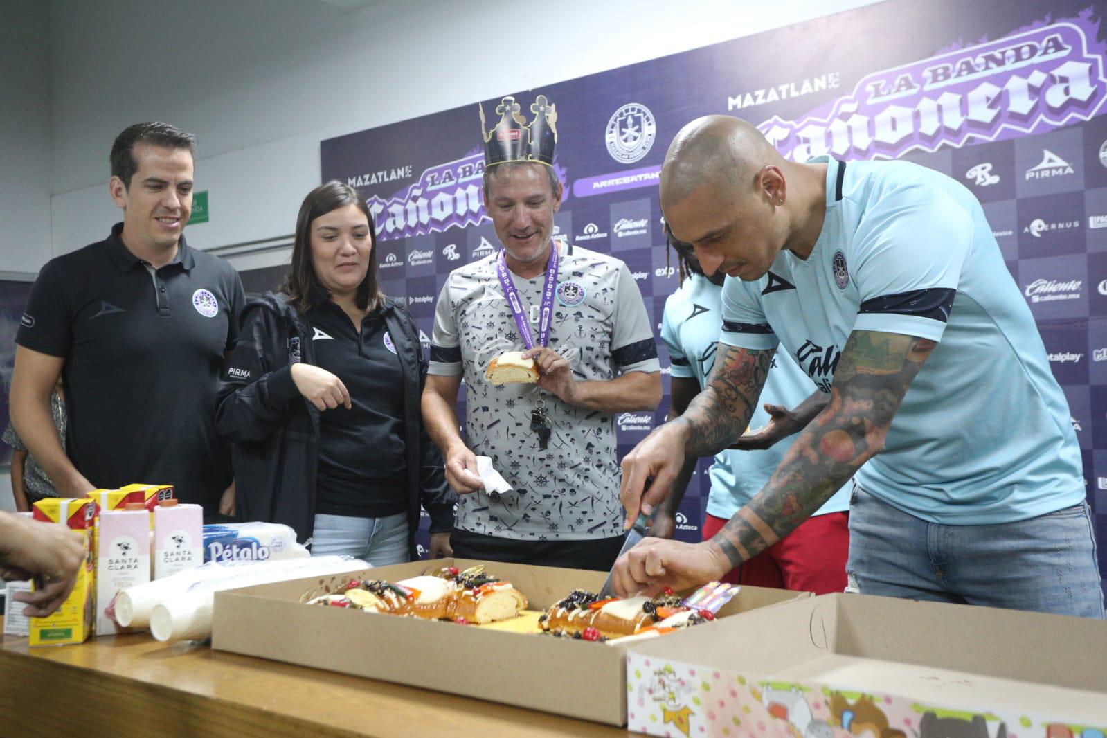 $!Como ‘Reyes’, Mazatlán FC presenta a sus refuerzos Nahuelpán y Loba