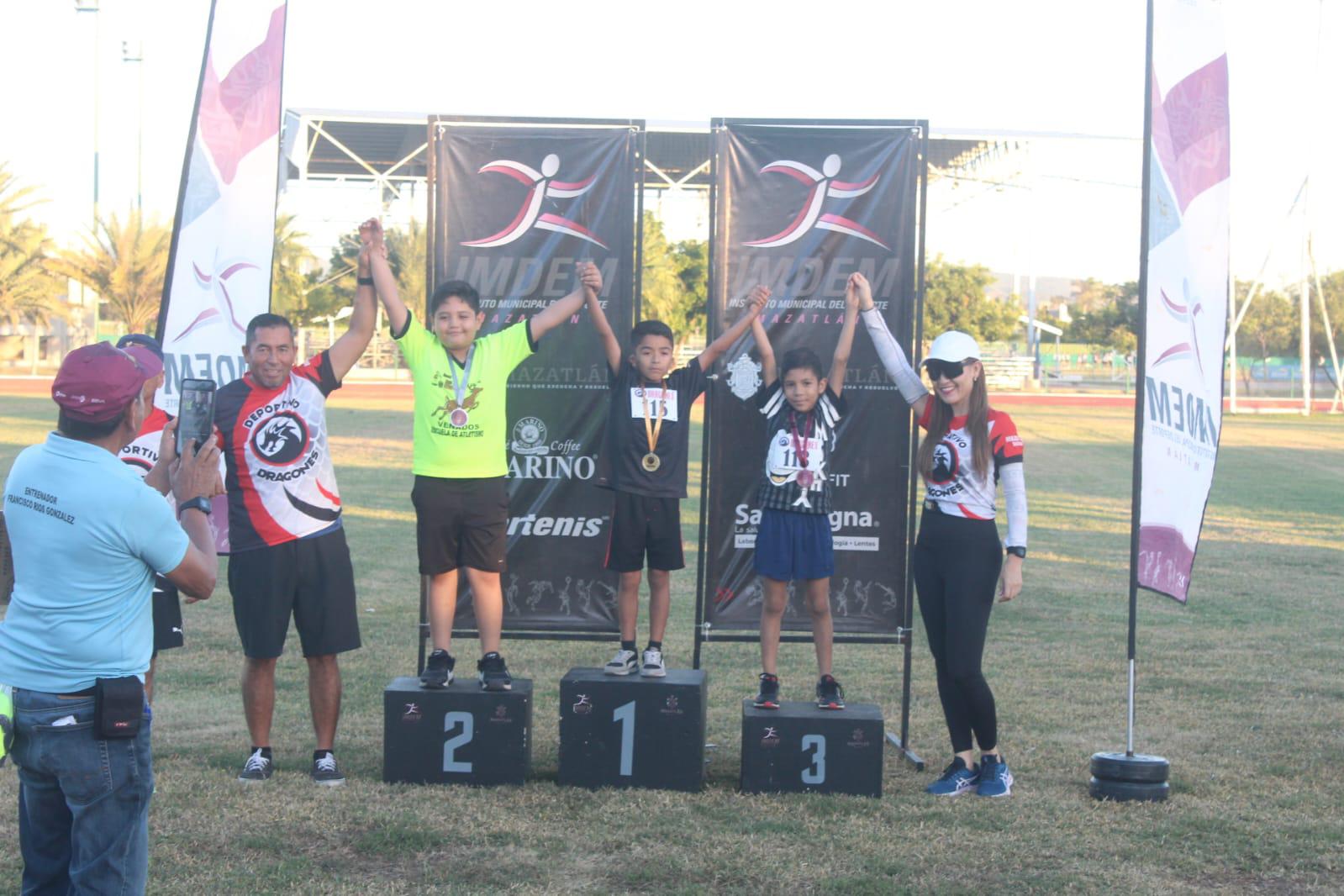 $!Festeja Club Dragones su Séptimo Aniversario con un festival atlético