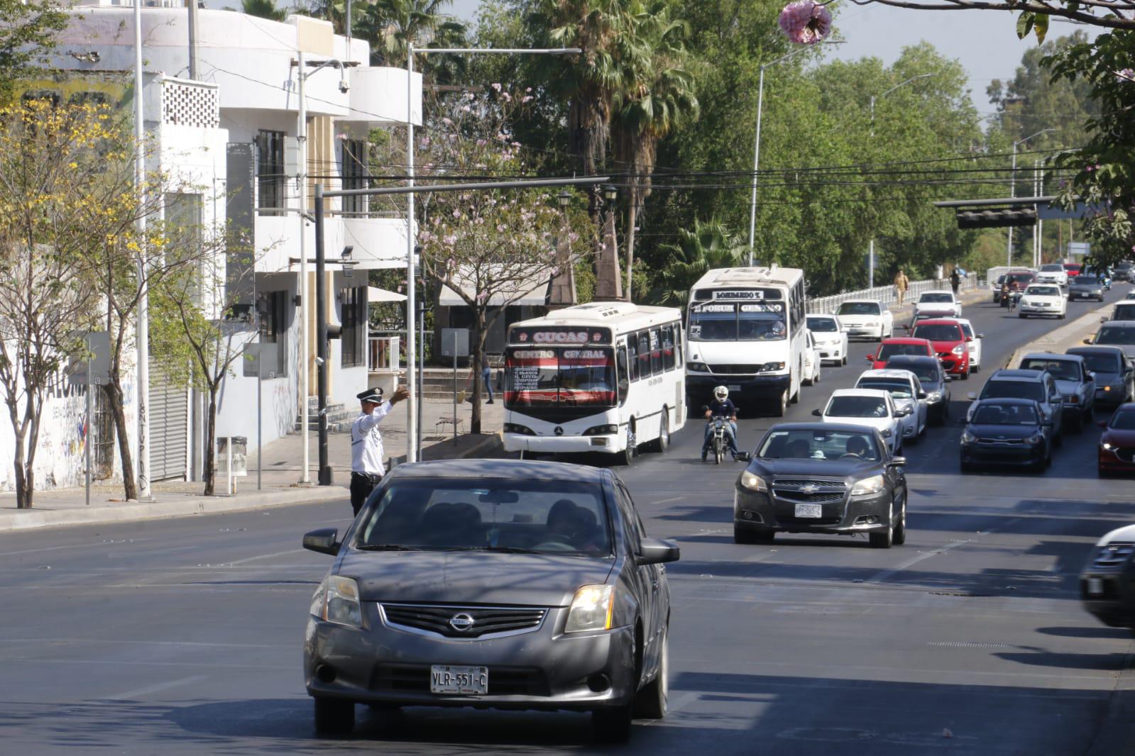 $!No hay semáforos dañados en Culiacán por apagones, asegura Vialidad y Transportes