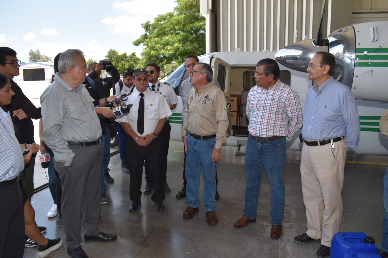 $!Dan banderazo de inicio a programa de estimulación de nubes en Culiacán