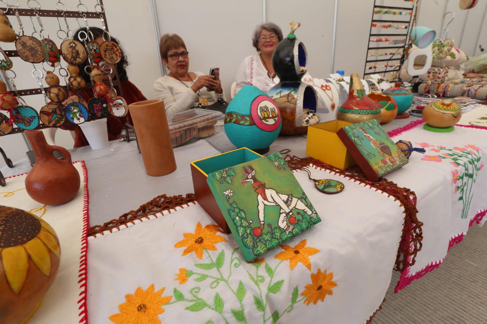 $!Resaltan la identidad e historia de Sinaloa en la Expo Feria Artesanal, en Mazatlán