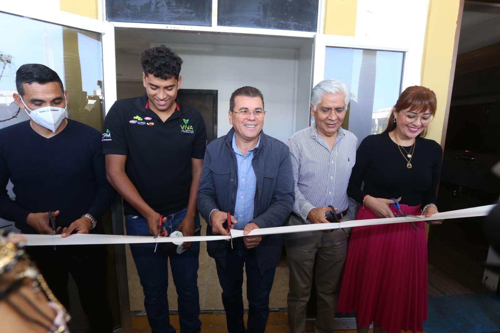 $!Inauguran espacio para medios en Palacio Municipal de Mazatlán