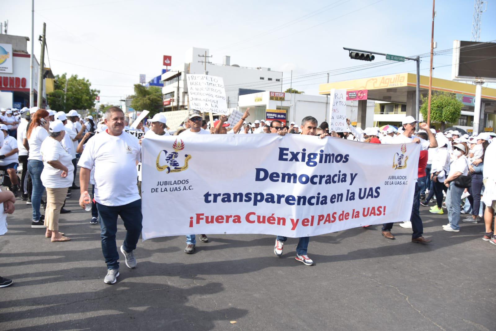 $!UAS muestra ‘músculo’ con mega contingente en marcha por el Día del Trabajo