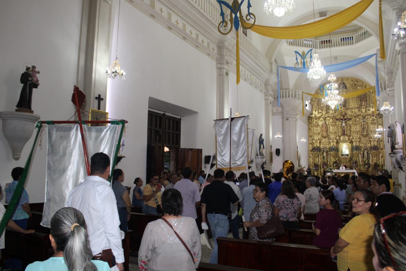 $!Piden productores lluvia y mejores cosechas a la Virgen del Rosario