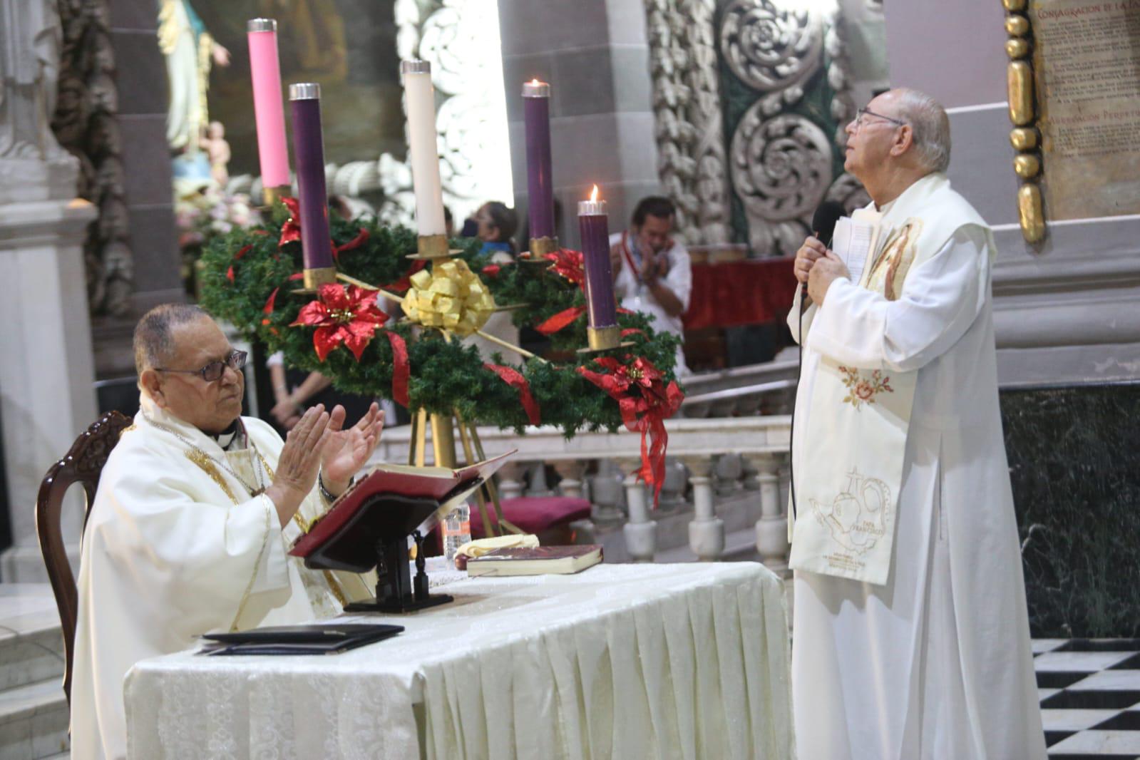 $!De manteles largos la Diócesis de Mazatlán; festeja este jueves a la Patrona de Catedral