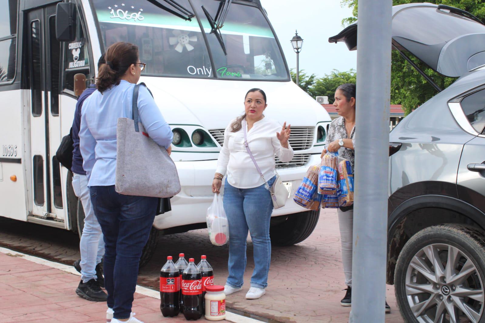 $!En Rosario, se alistan camiones con funcionarios y ciudadanos para acudir a evento de AMLO