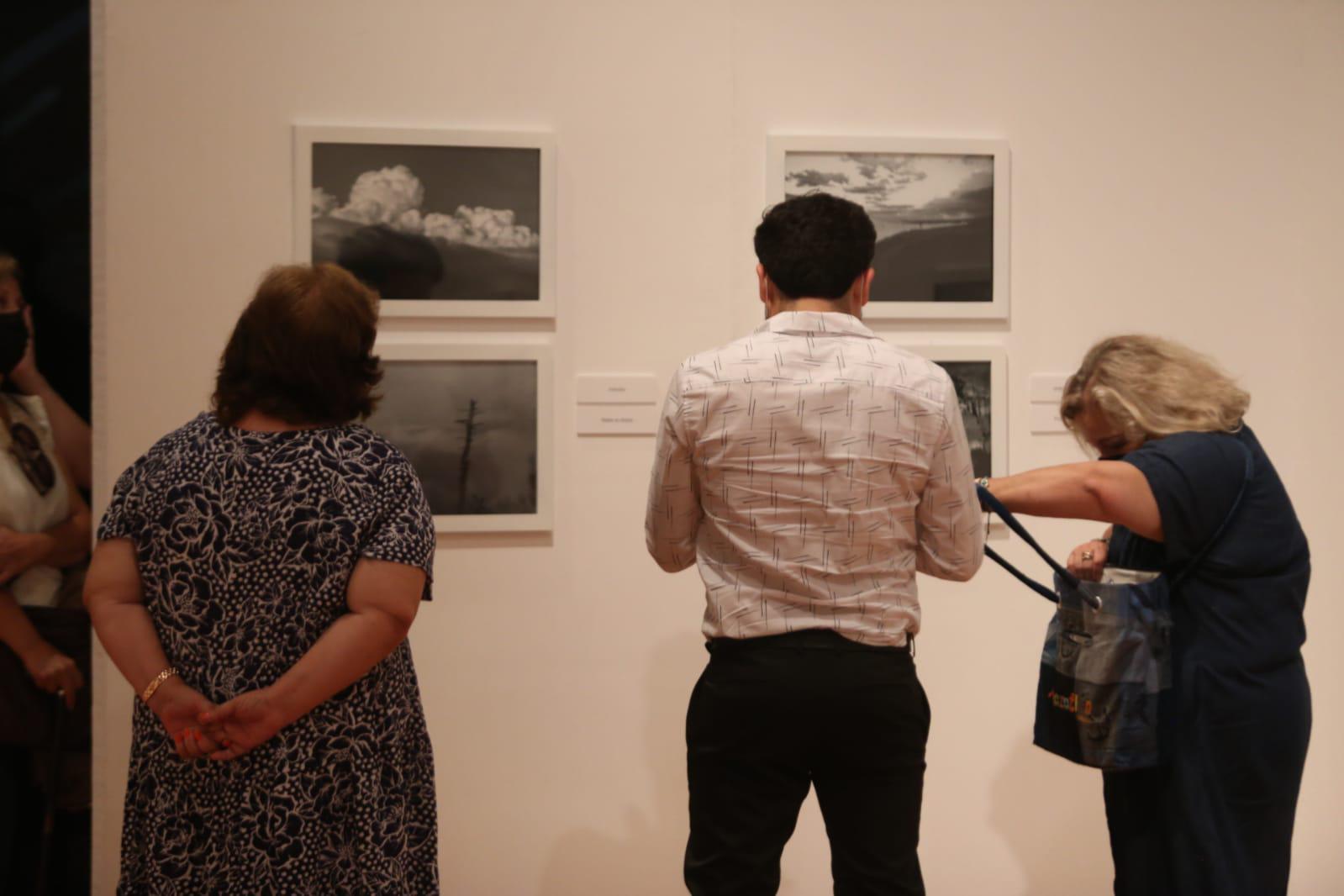 $!Los asistentes disfrutaron de la exhibición que estará por alrededor de un mes en el Museo de Arte de Mazatlán.