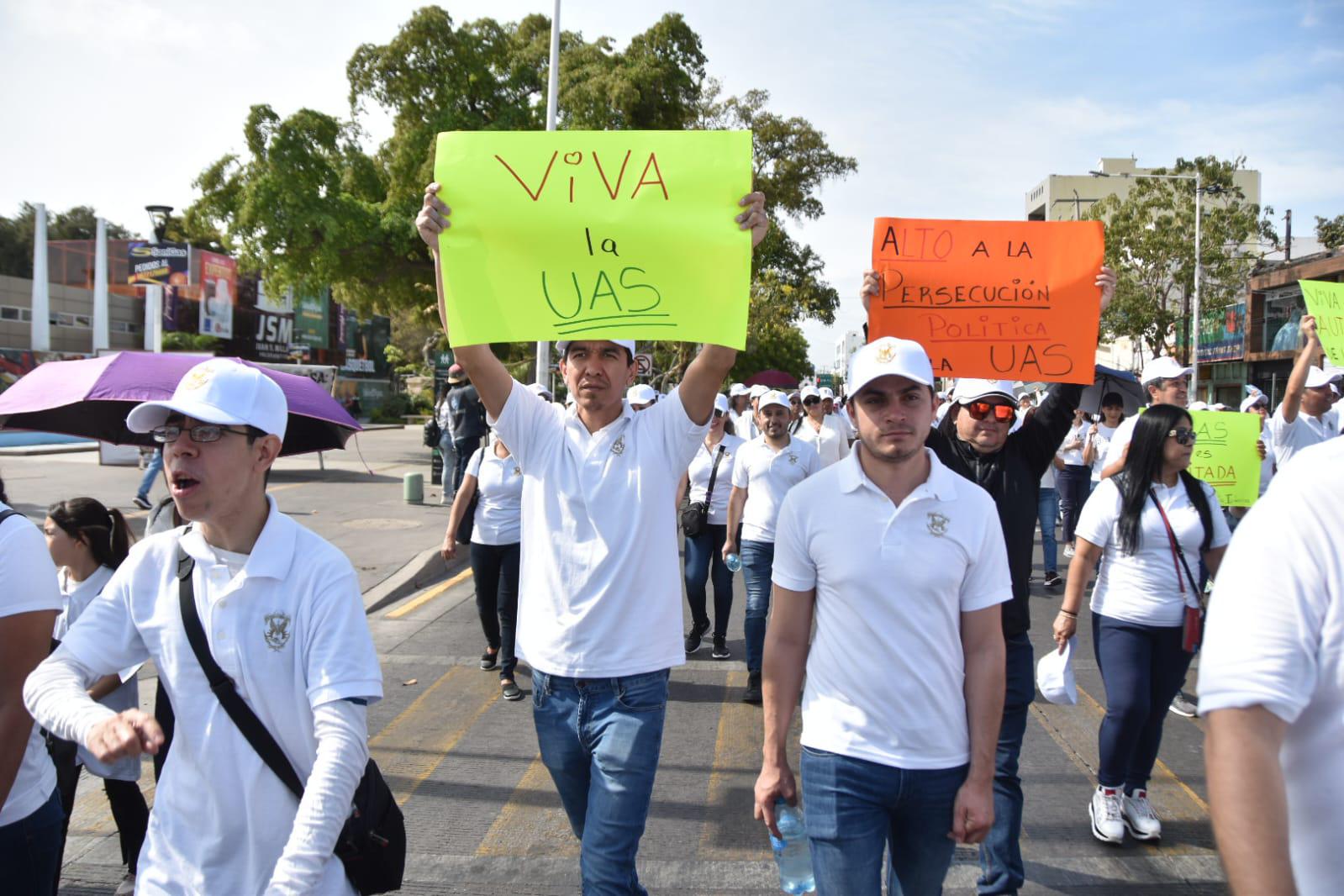 $!UAS muestra ‘músculo’ con mega contingente en marcha por el Día del Trabajo