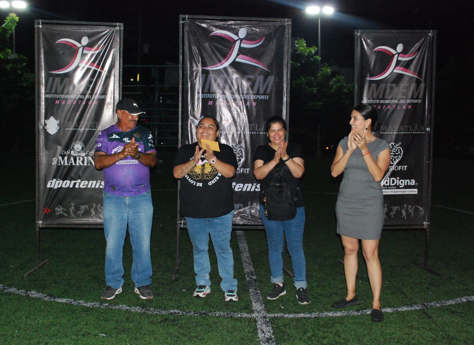 $!Se corona Amigas del Campeón, en el Torneo Mamis Fut de la Esmeralda