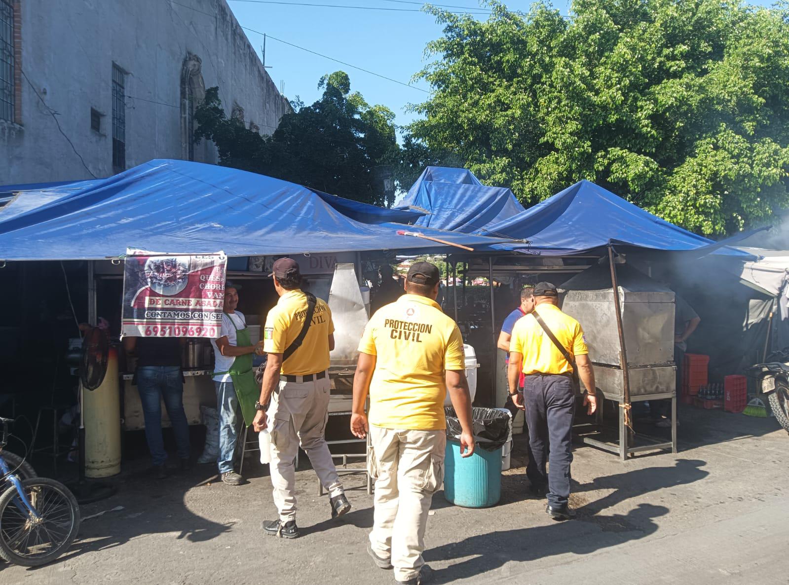 $!Protección Civil supervisa negocios de alimentos de zona gastronómica de Escuinapa