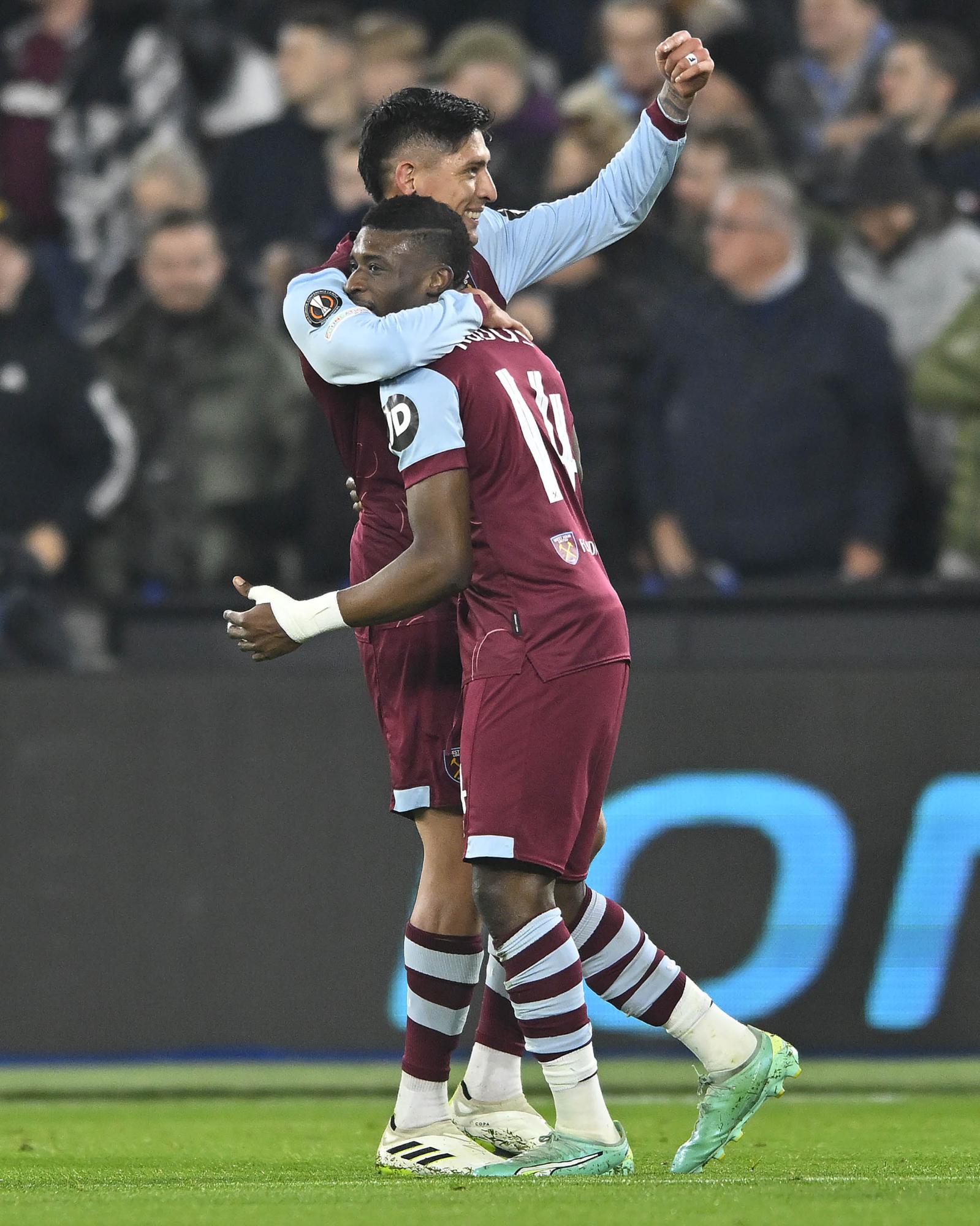 $!Edson Álvarez marca golazo en triunfo del West Ham en la Europa League