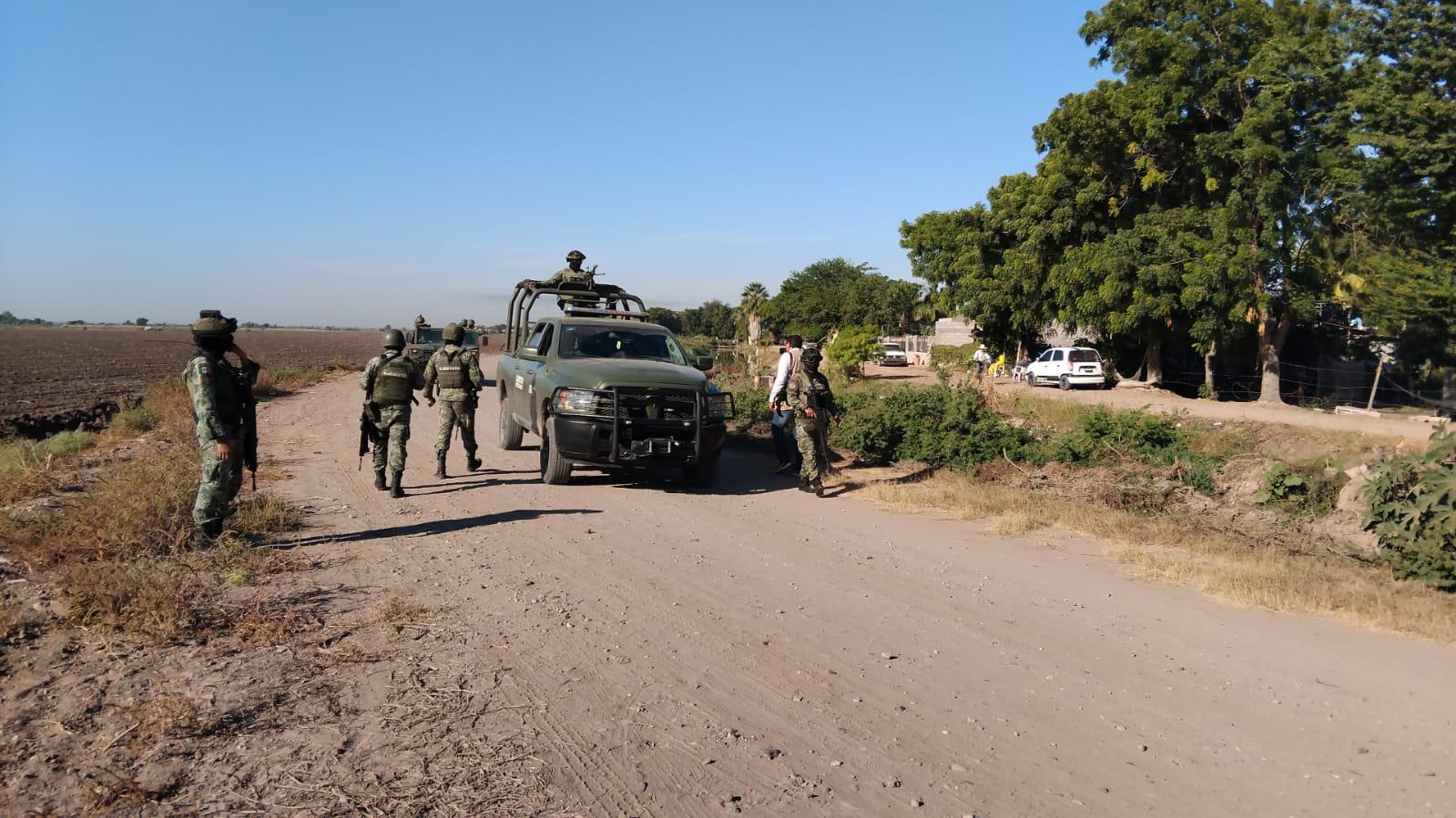 $!Hallan cuerpo de policía a las orillas de canal en Navolato