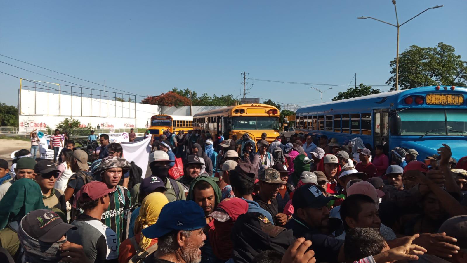 $!Protestan por desapariciones forzadas y colapsan avenidas en Culiacán