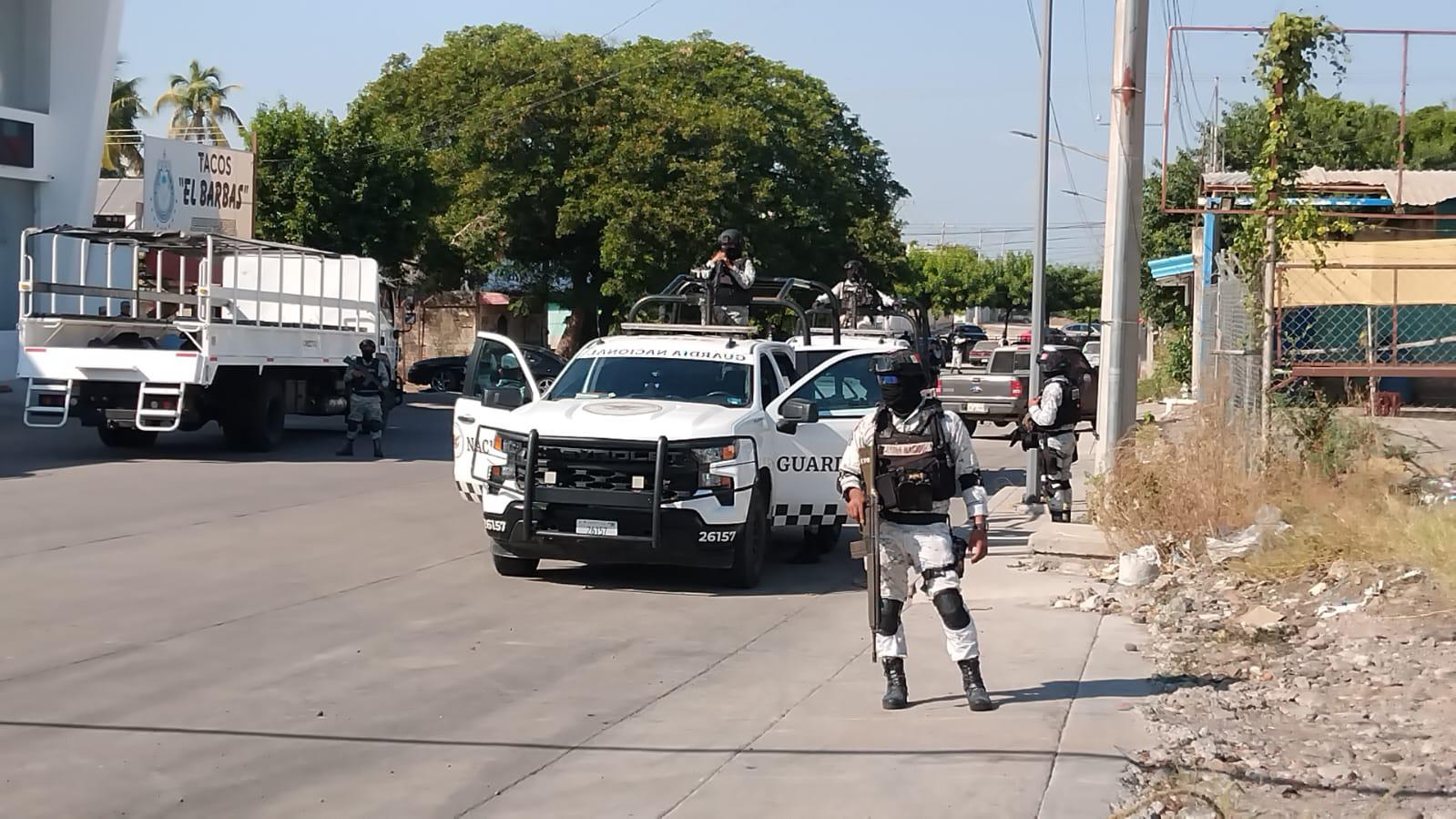 $!Asesinan a balazos a un hombre afuera de una taquería en la Miguel Hidalgo, en Culiacán