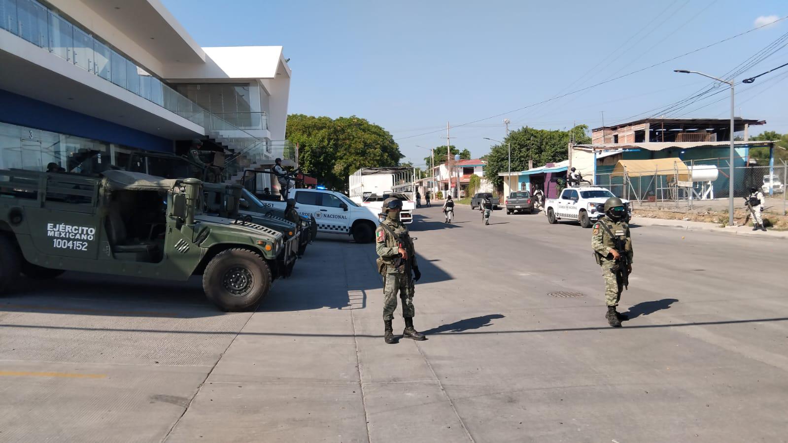 $!Asesinan a balazos a un hombre afuera de una taquería en la Miguel Hidalgo, en Culiacán