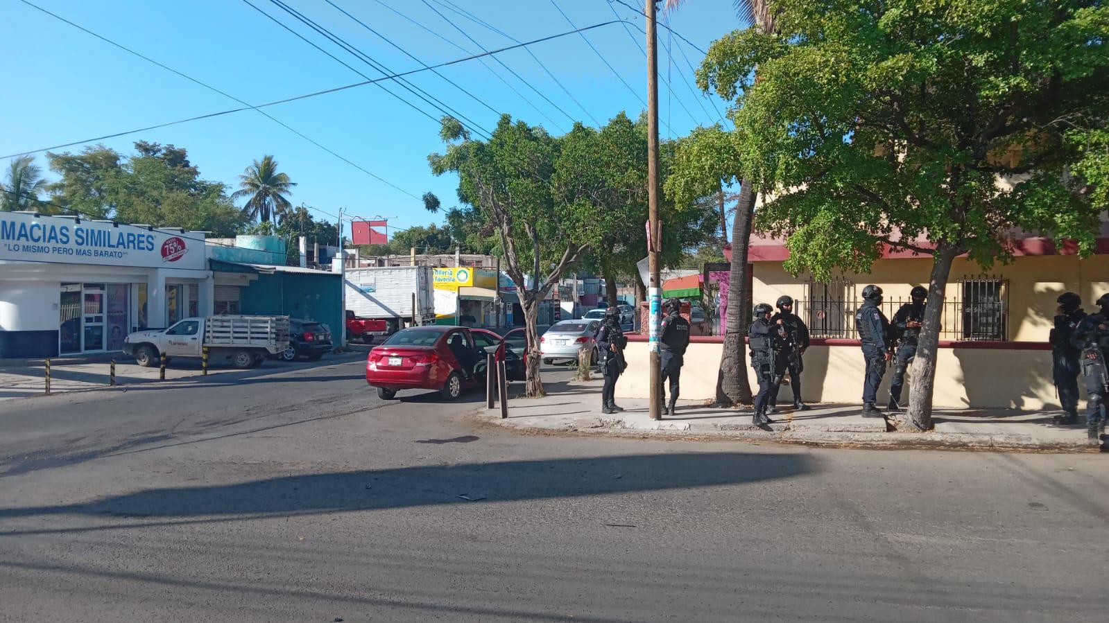 $!Involucra accidente a una patrulla de la Policía Estatal en la colonia Libertad