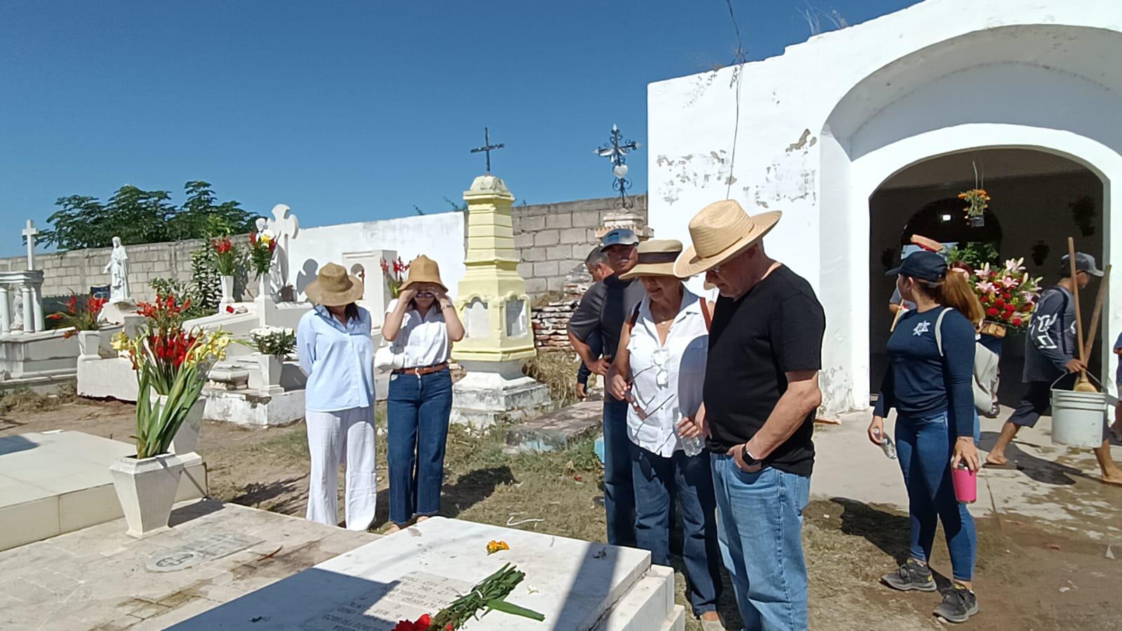 $!Recorre Alcalde de Escuinapa el panteón municipal Benito Juárez