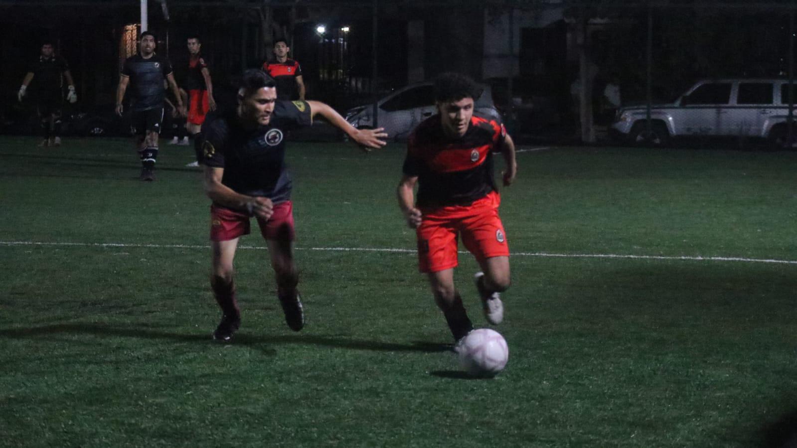 $!Echeverría Romay es tricampeón en la Liga de Futbol Esmeralda