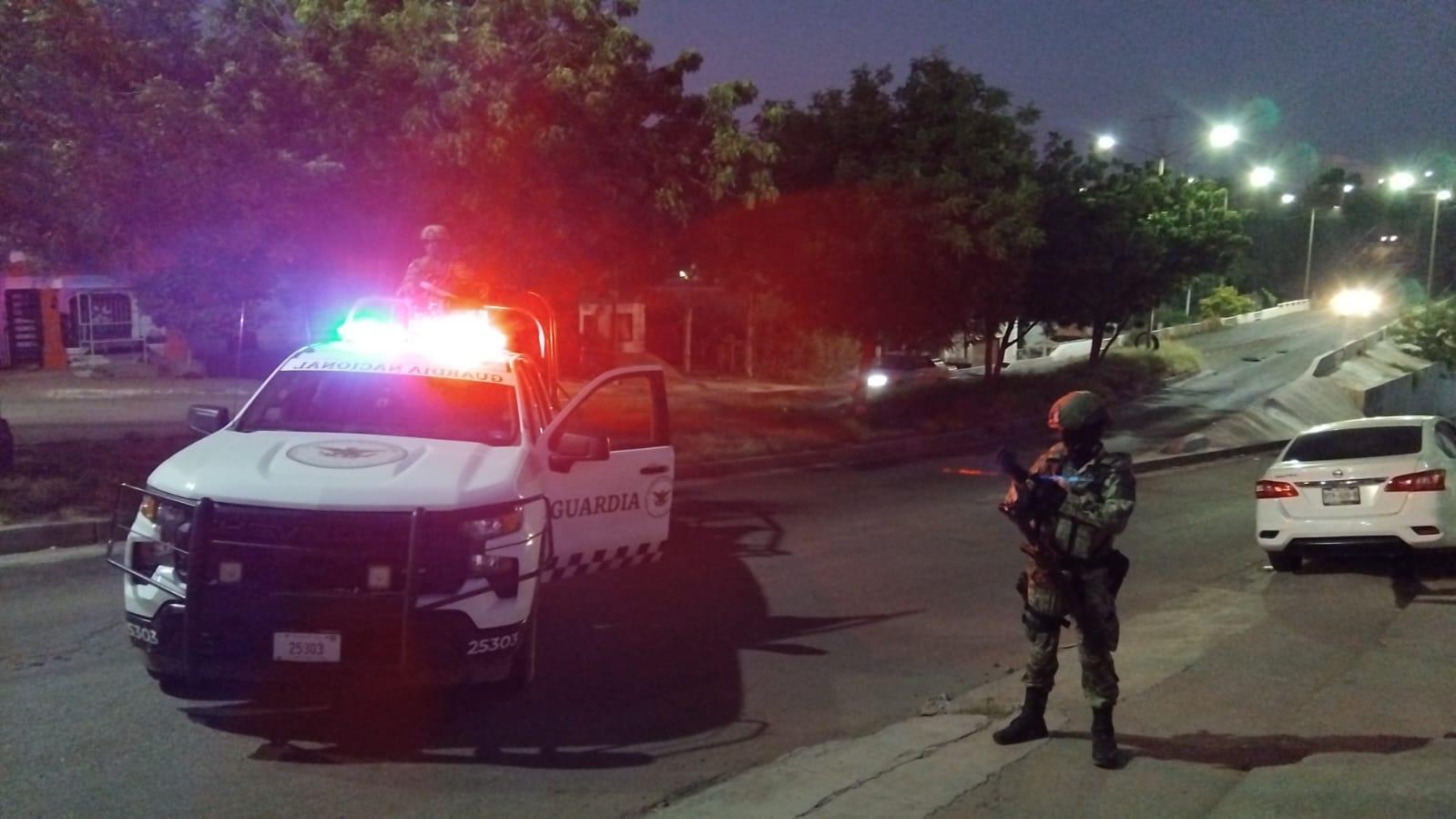 $!Aseguran camioneta con armas en la Progreso, al sur de Culiacán