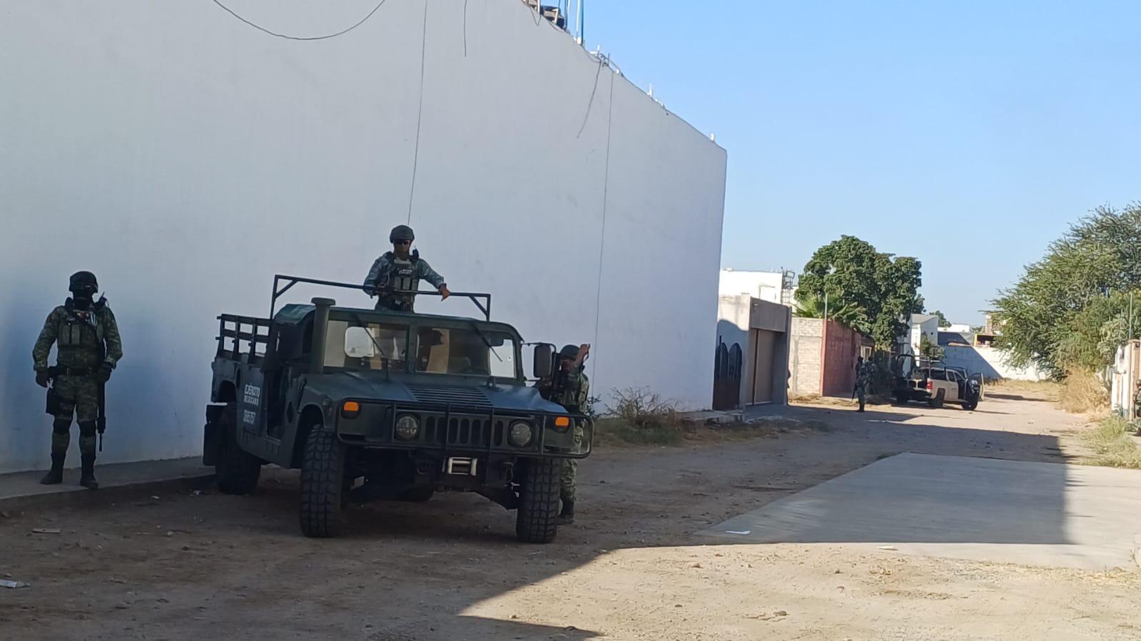 $!Fuerzas federales realizan un operativo en la colonia Valle Alto, al norte de Culiacán