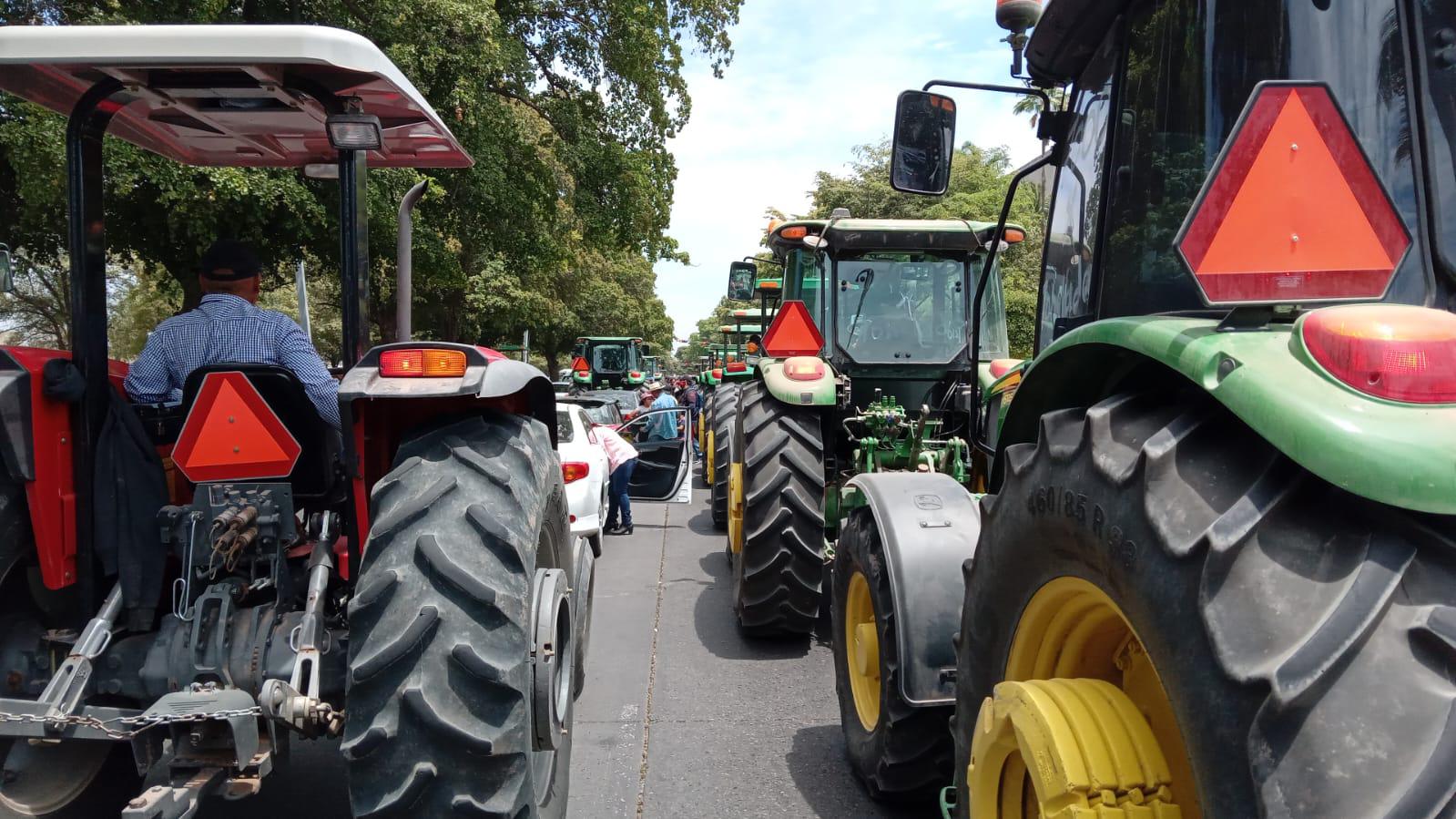 $!Productores agrícolas de Sinaloa hacen oír sus reclamos en Culiacán