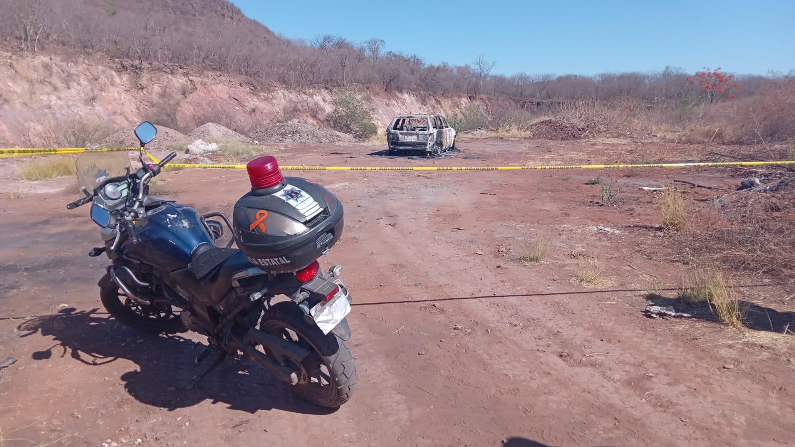 $!Hallan cadáver carbonizado dentro de camioneta en Culiacán