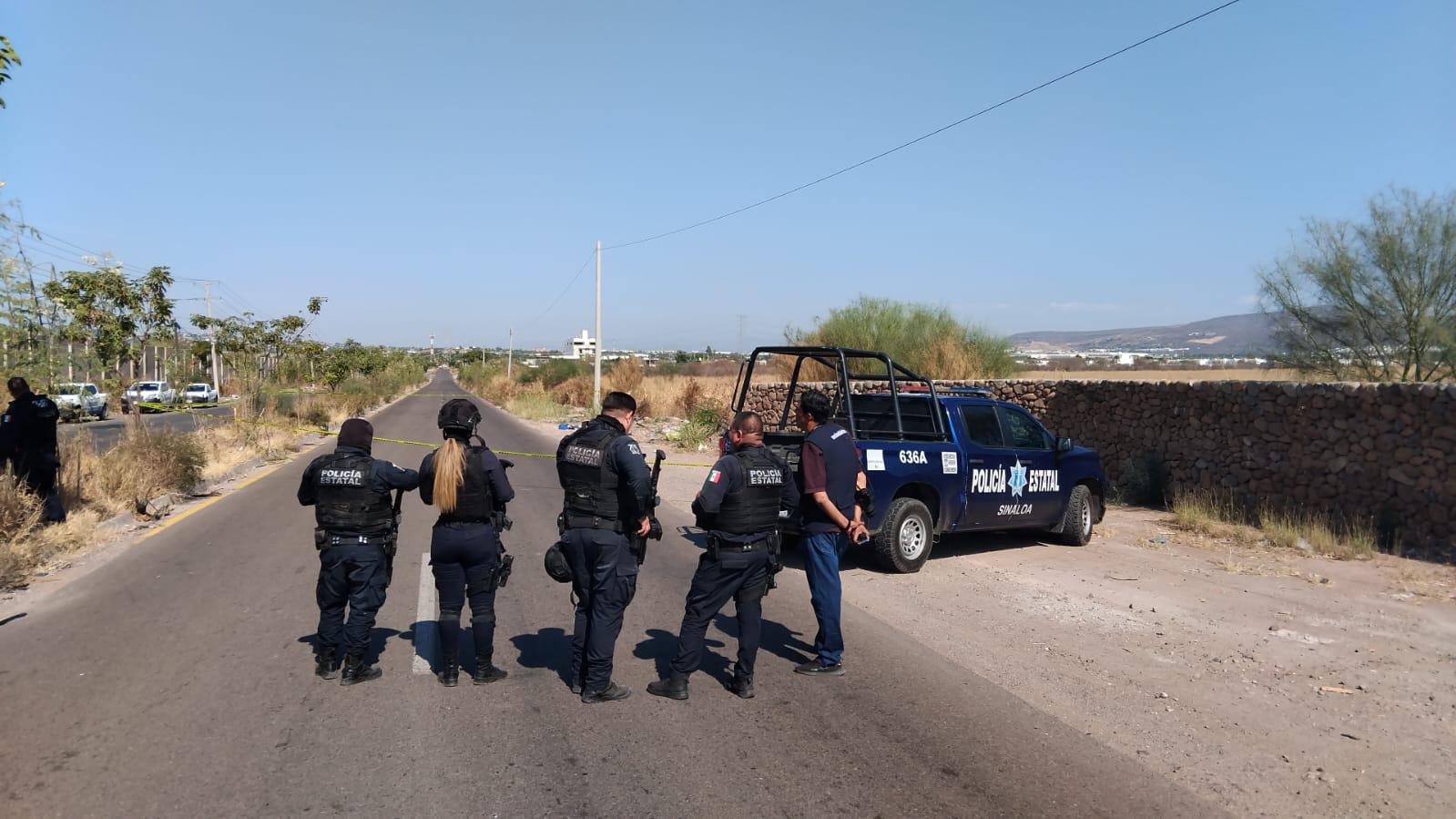 $!Hallan a tres cadáveres embolsados en el ejido Huizache, al sur de Culiacán