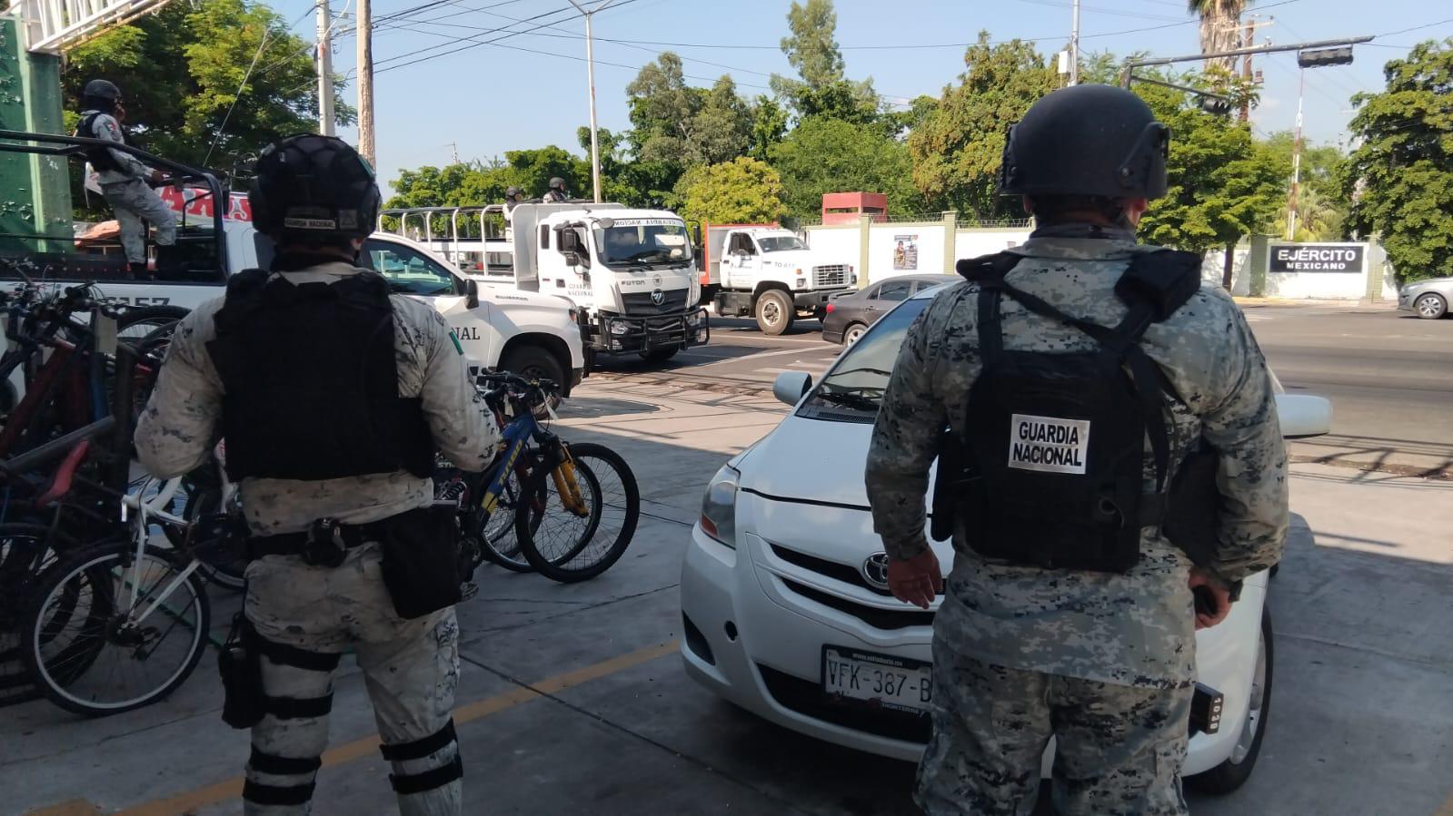 $!Arriban a Culiacán Omar García Harfuch y General Trevilla para encabezar reunión de seguridad