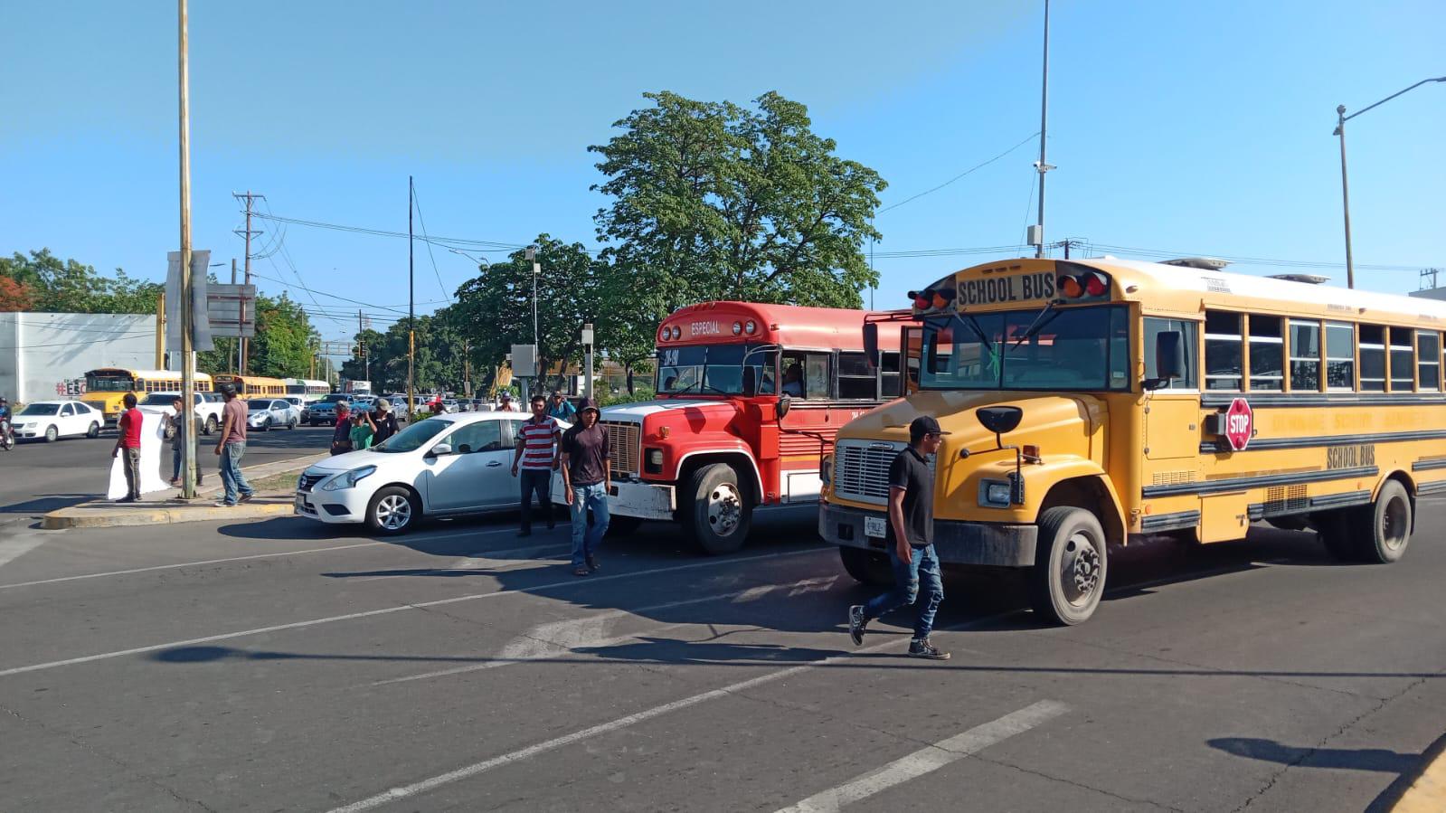 $!Protestan por desapariciones forzadas y colapsan avenidas en Culiacán