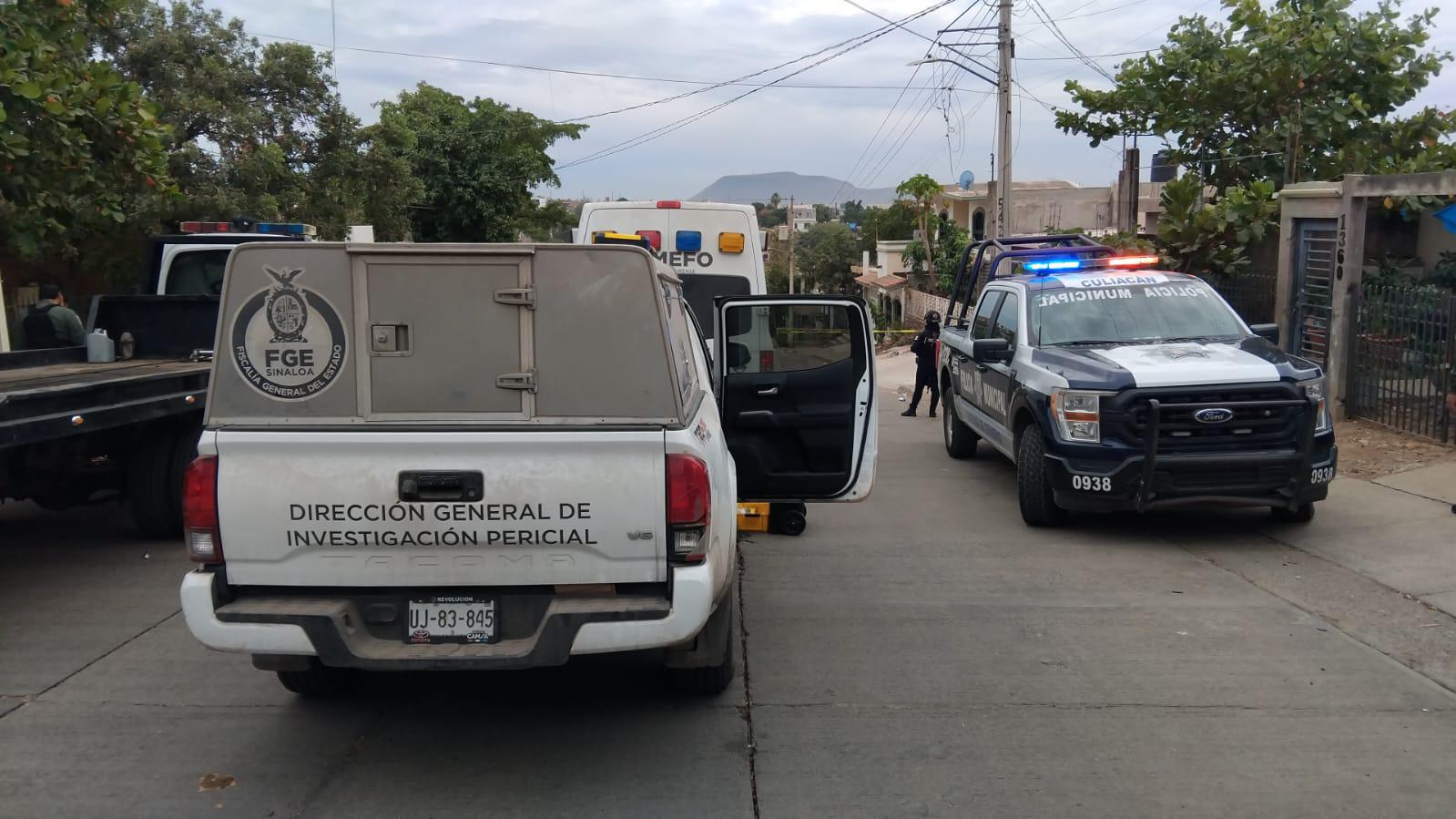 $!Asesinan a balazos a conductor en la colonia Independencia, en Culiacán