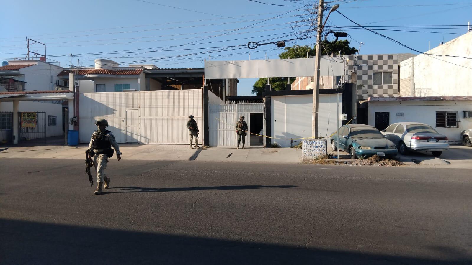 $!Aseguran militares químicos y vehículos en un domicilio de la Rafael Buelna en Culiacán