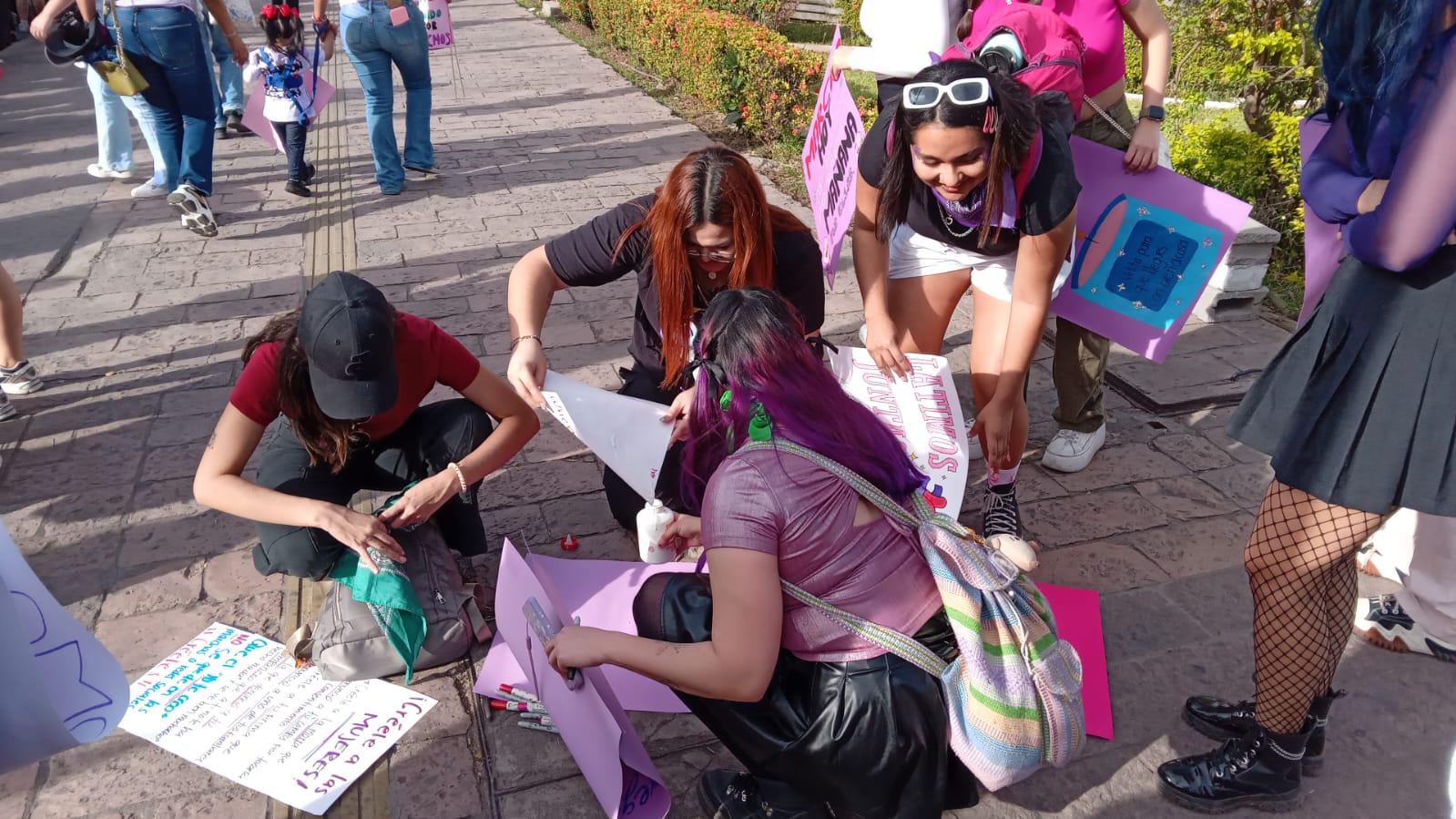 $!Más de 4 mil mujeres marchan por justicia, equidad, y por sus derechos, en Culiacán