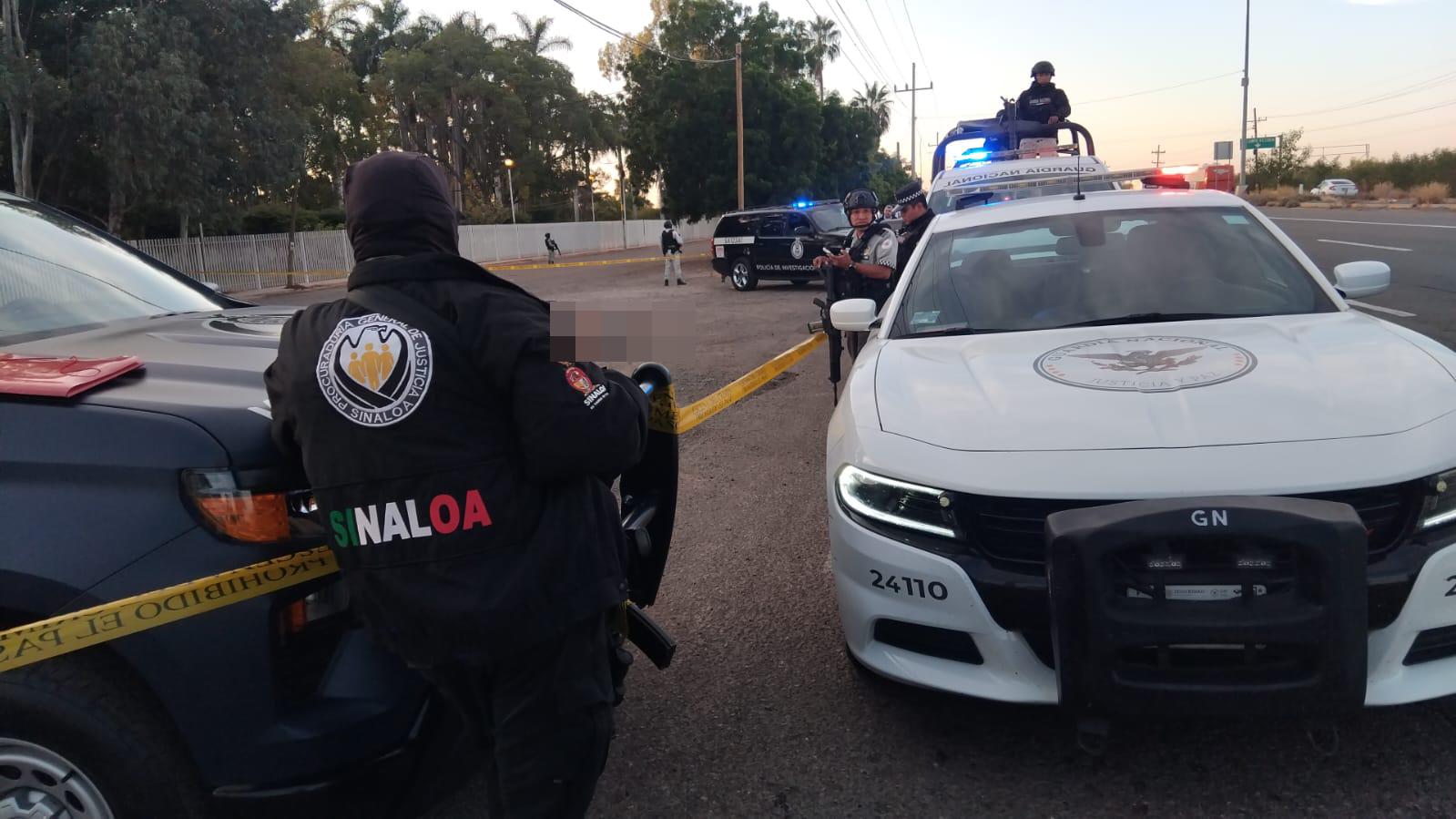 $!Amanecen 5 cuerpos apilados en la carretera Culiacán a Eldorado