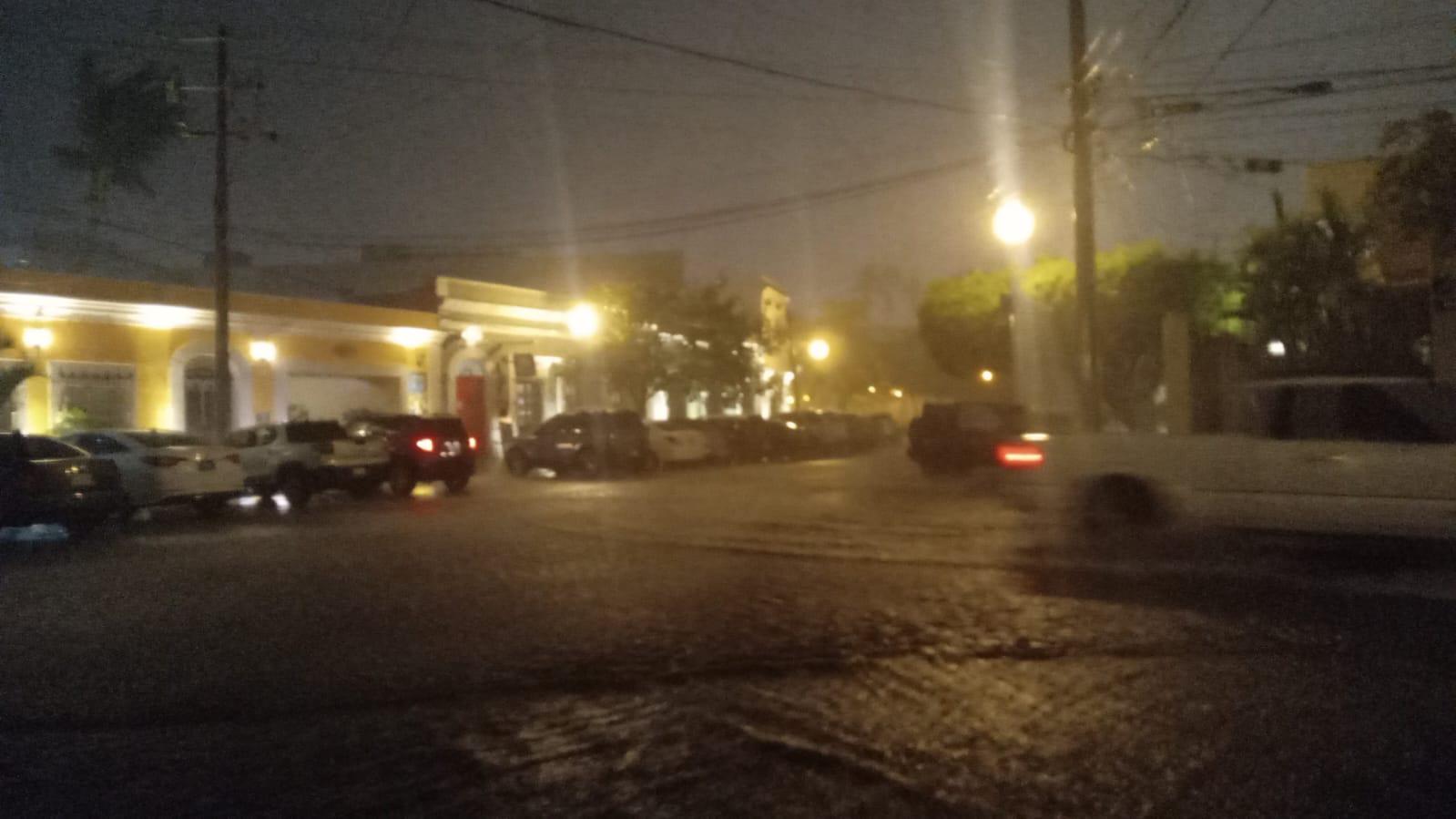 $!Reportan inundaciones y apagones en Mazatlán por intensa lluvia