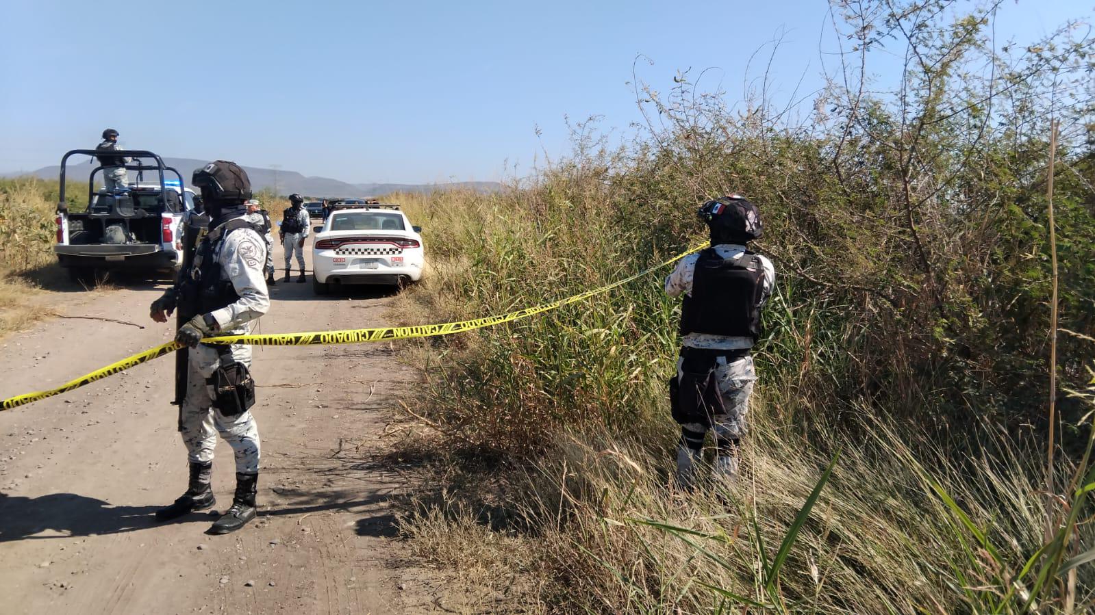 $!Hallan el cuerpo de un hombre asesinado cerca de la carretera La 20, al sur de Culiacán