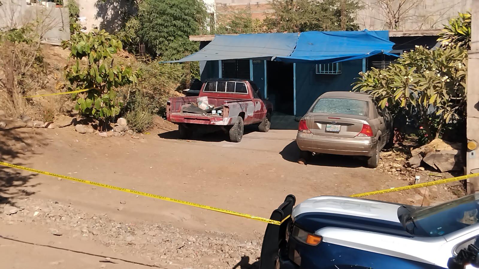 $!Hombres armados llegan a casa y asesinan a Gregorio ‘N’ frente a su familia, en Culiacán