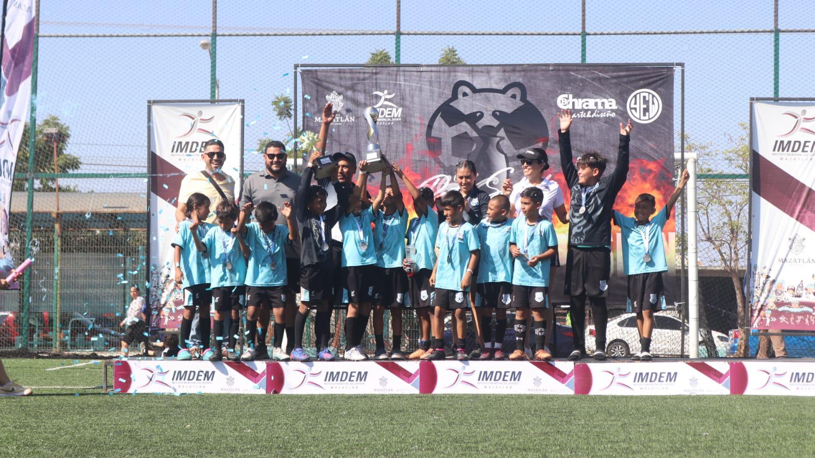 $!Premian a los mejores de la Copa Patasalada de Futbol 7