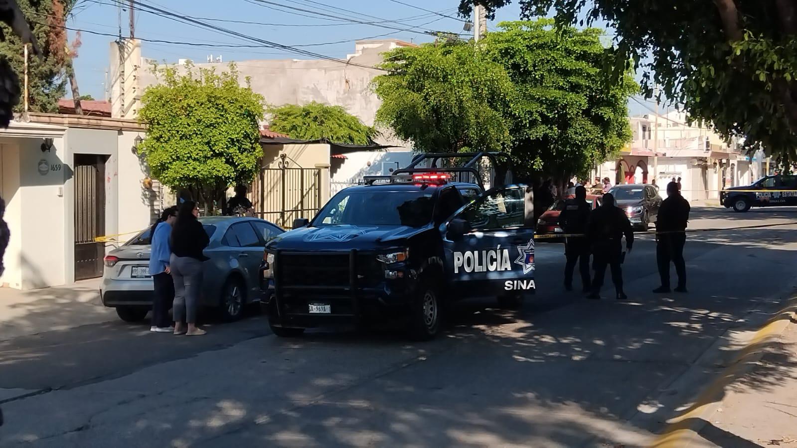 $!Asesinan a balazos a un hombre mientras subía a un vehículo en Pradera Dorada, Culiacán