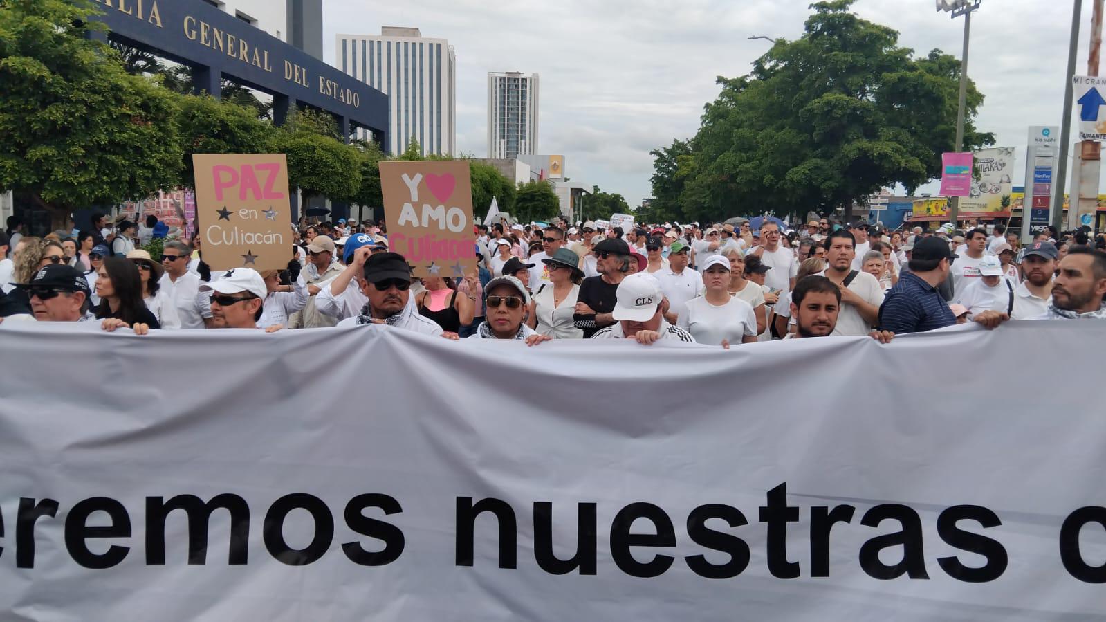 $!GALERÍA | Así fue la marcha ‘Culichis por la paz’