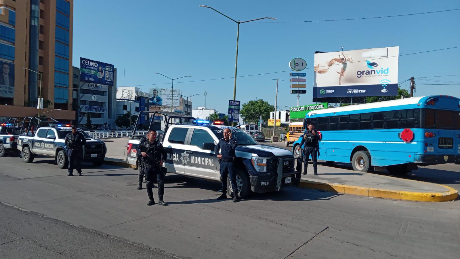 $!Protestan por desapariciones forzadas y colapsan avenidas en Culiacán