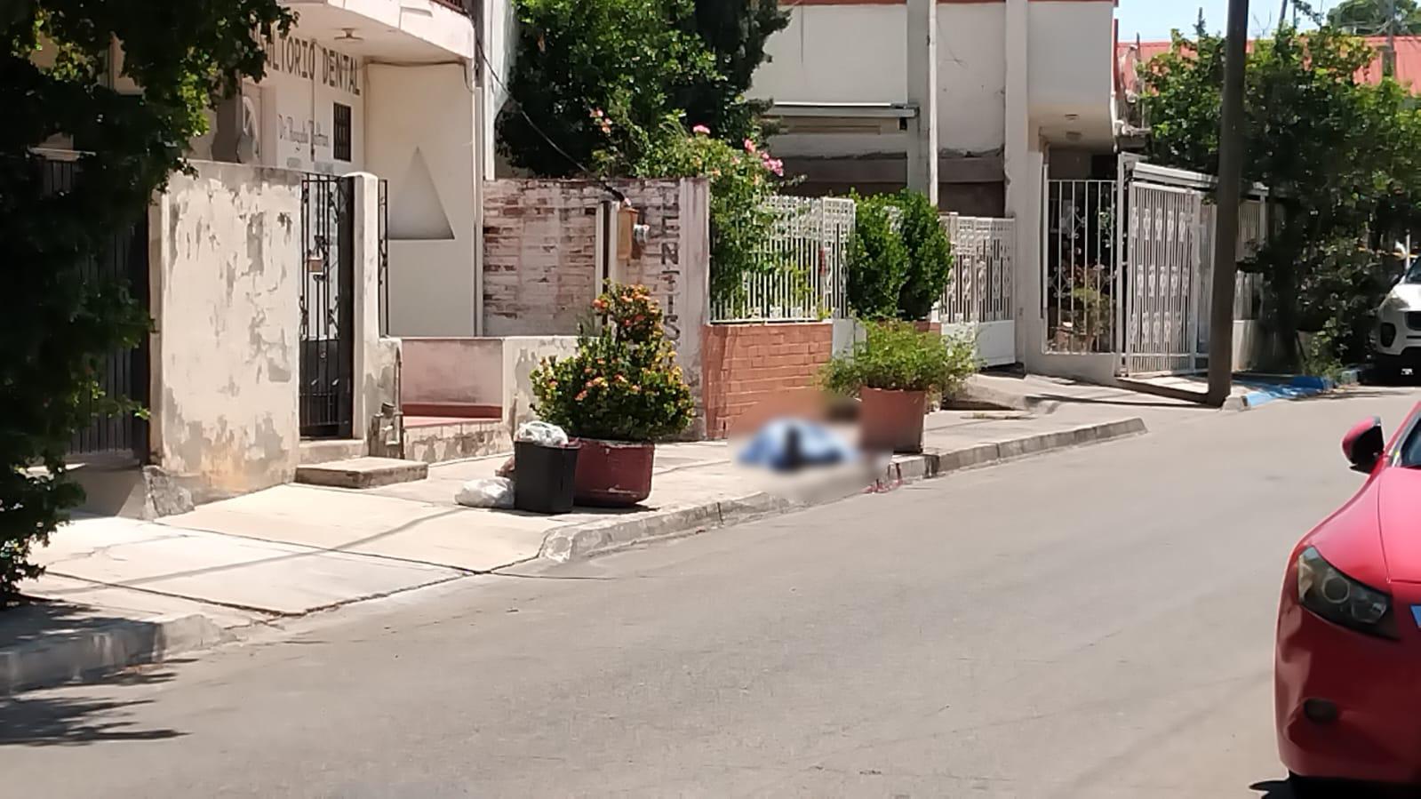 $!Asesinan balazos a un joven frente a un consultorio en la Francisco Villa, en Culiacán