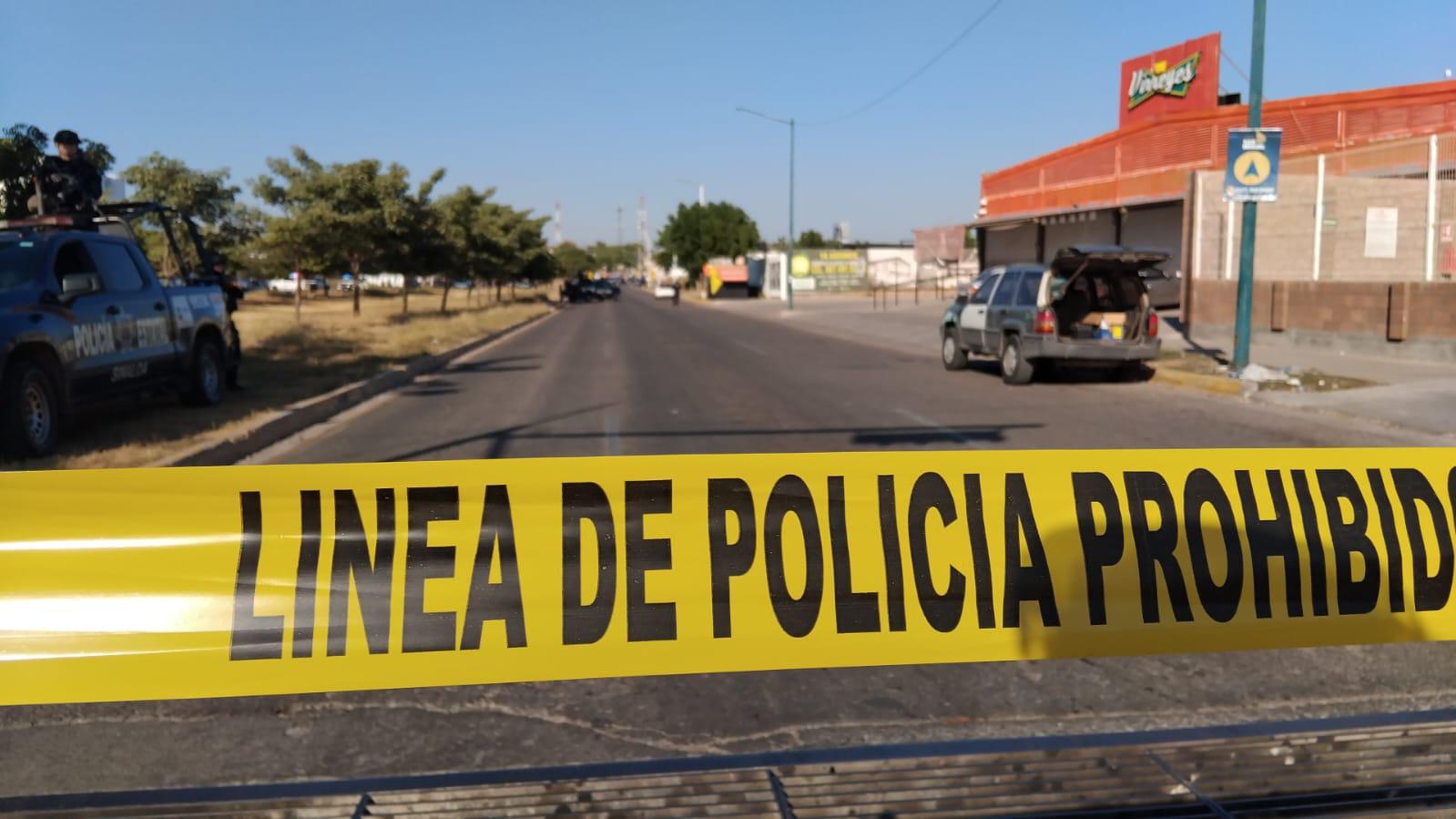 $!Ataque armado contra conductor en Villas del Río, en Culiacán, provoca movilización militar