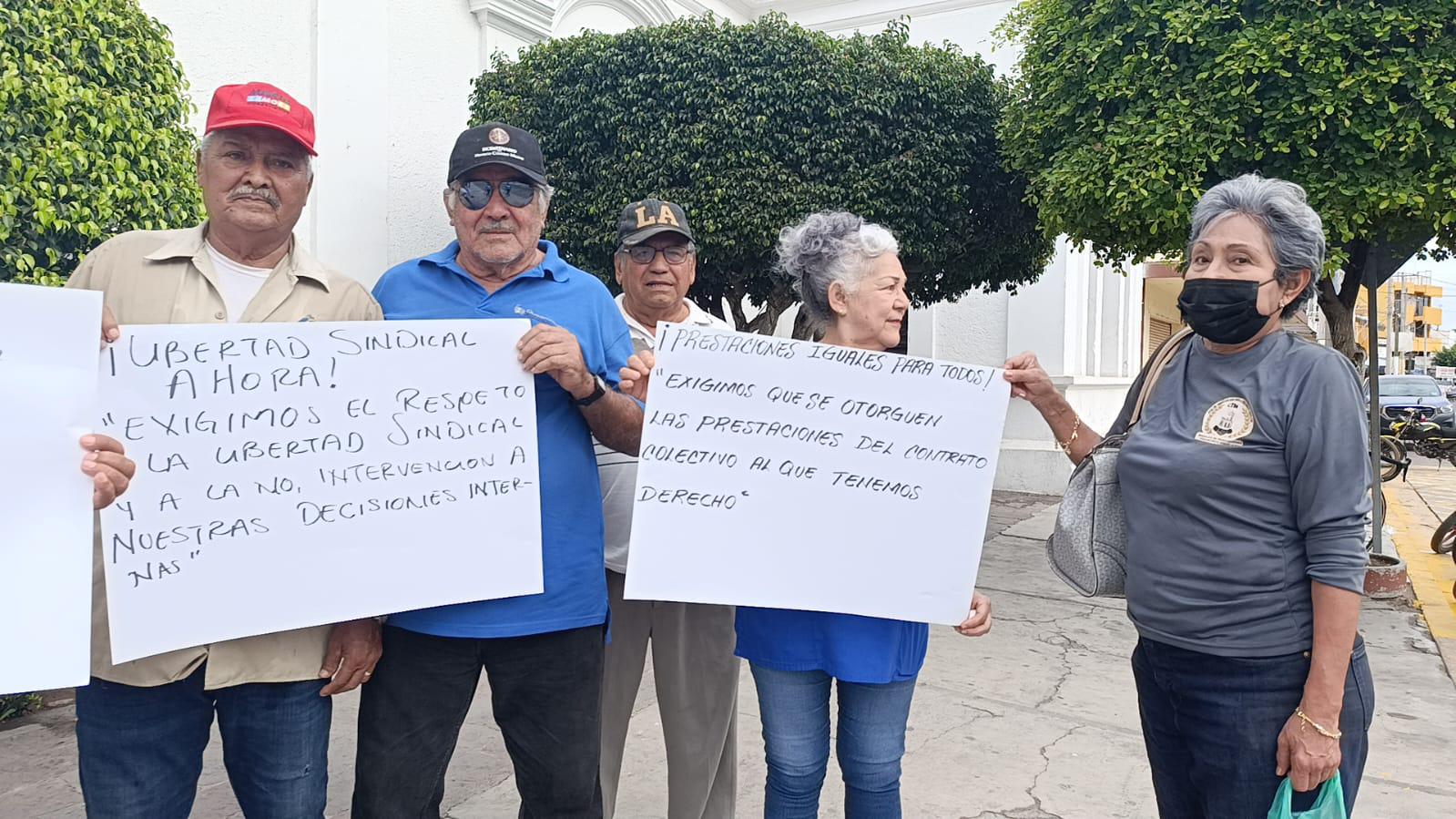 $!Protesta nuevo sindicato de Escuinapa por despido injustificado de su secretaria