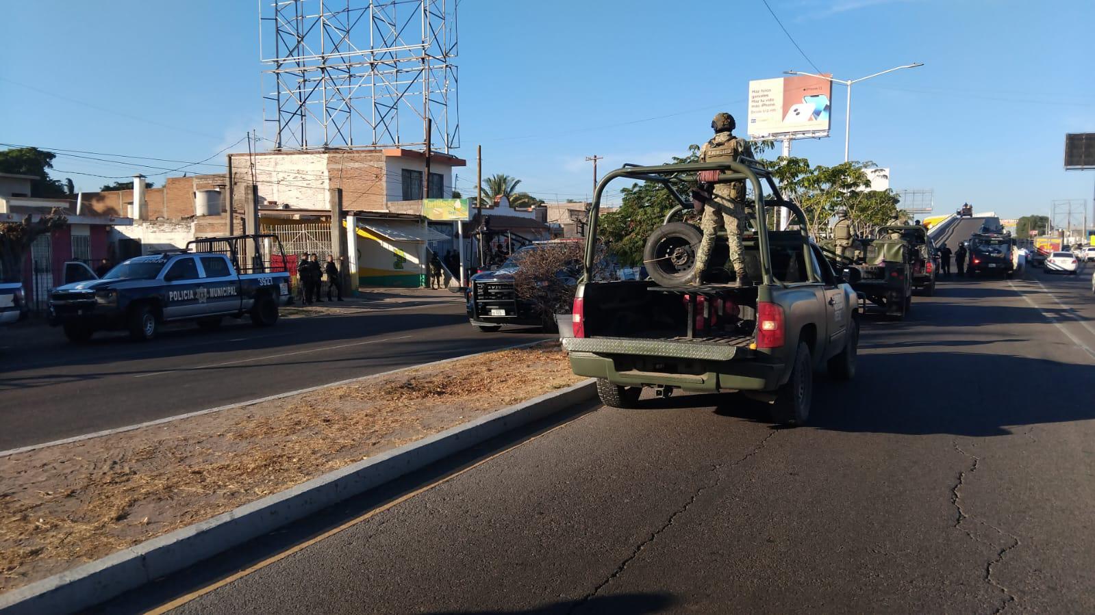 $!Atacan a policías estatales cerca del Aeropuerto Internacional de Culiacán; de cinco heridos, uno fallece