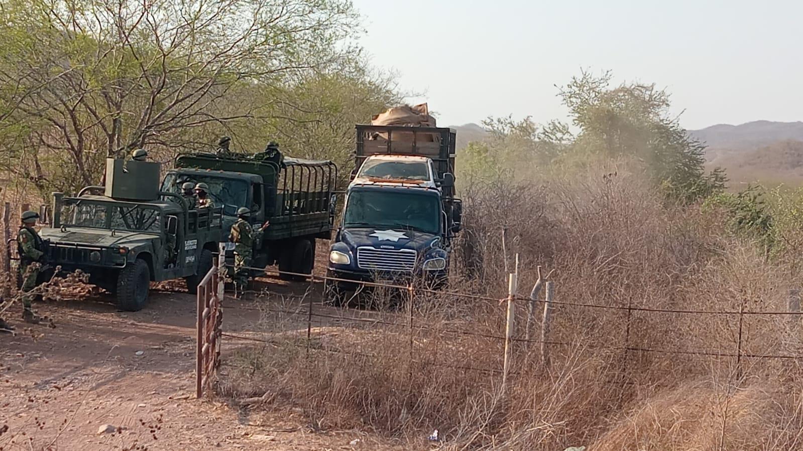 $!Aseguran cinco vehículos tras ataque a militares en Lo de Clemente