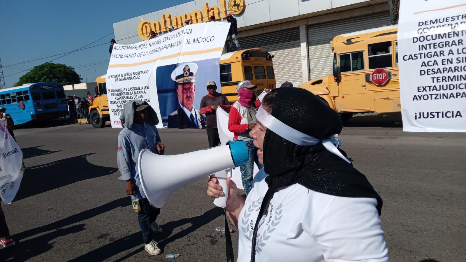 $!Protestan por desapariciones forzadas y colapsan avenidas en Culiacán