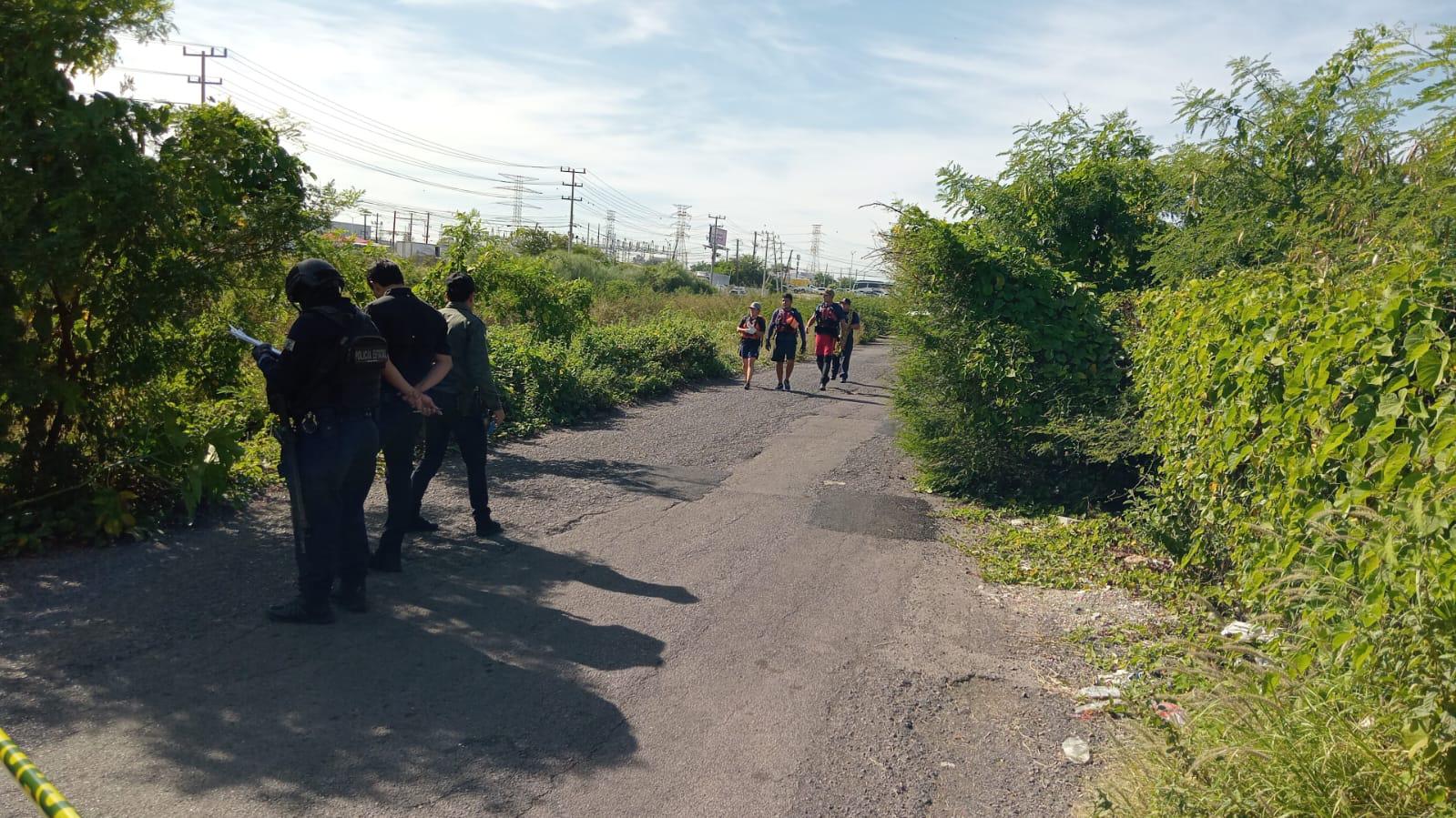 $!Hallan cuerpo de hombre flotando en el Canal Siete de Culiacán